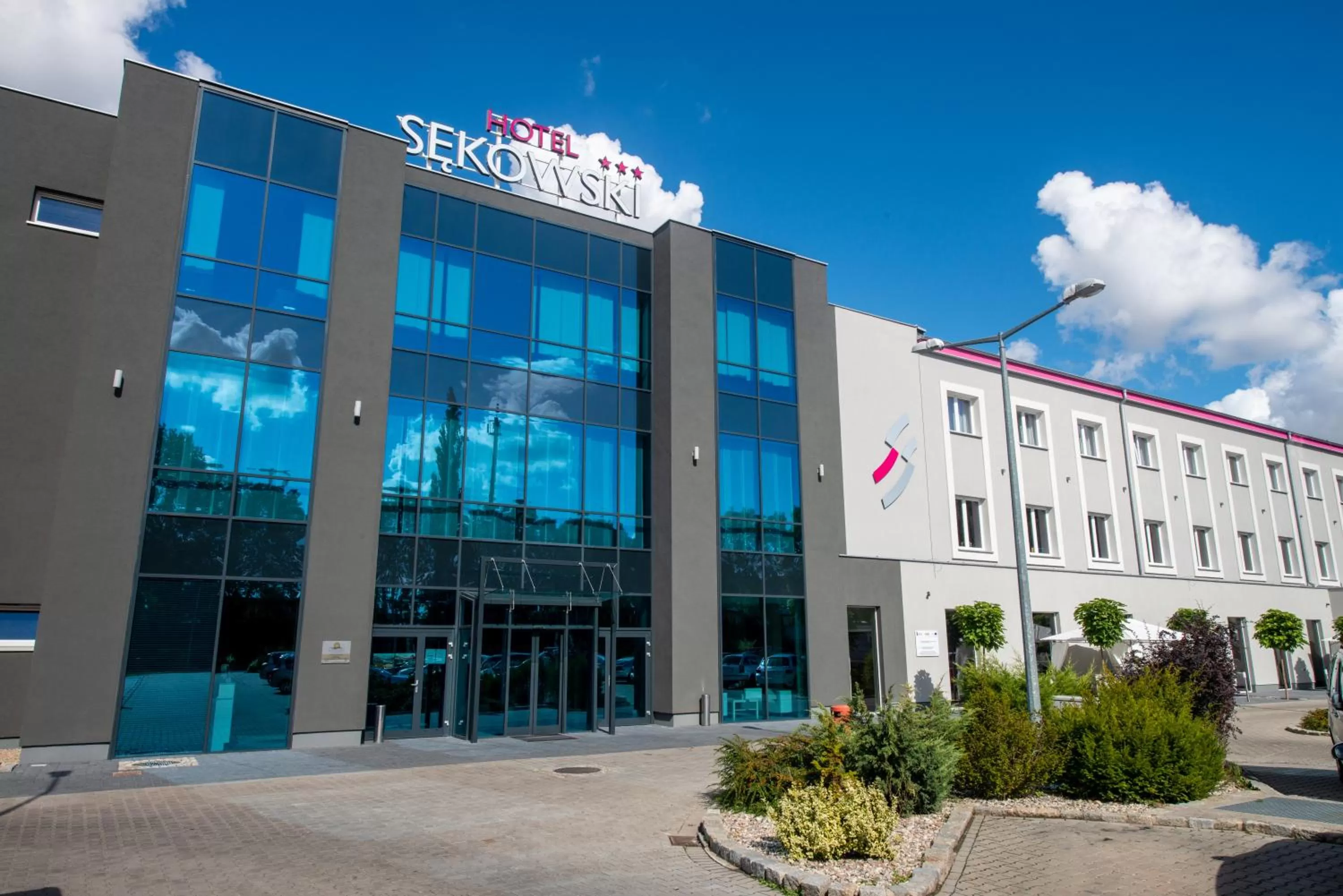 Property building in Hotel Sękowski