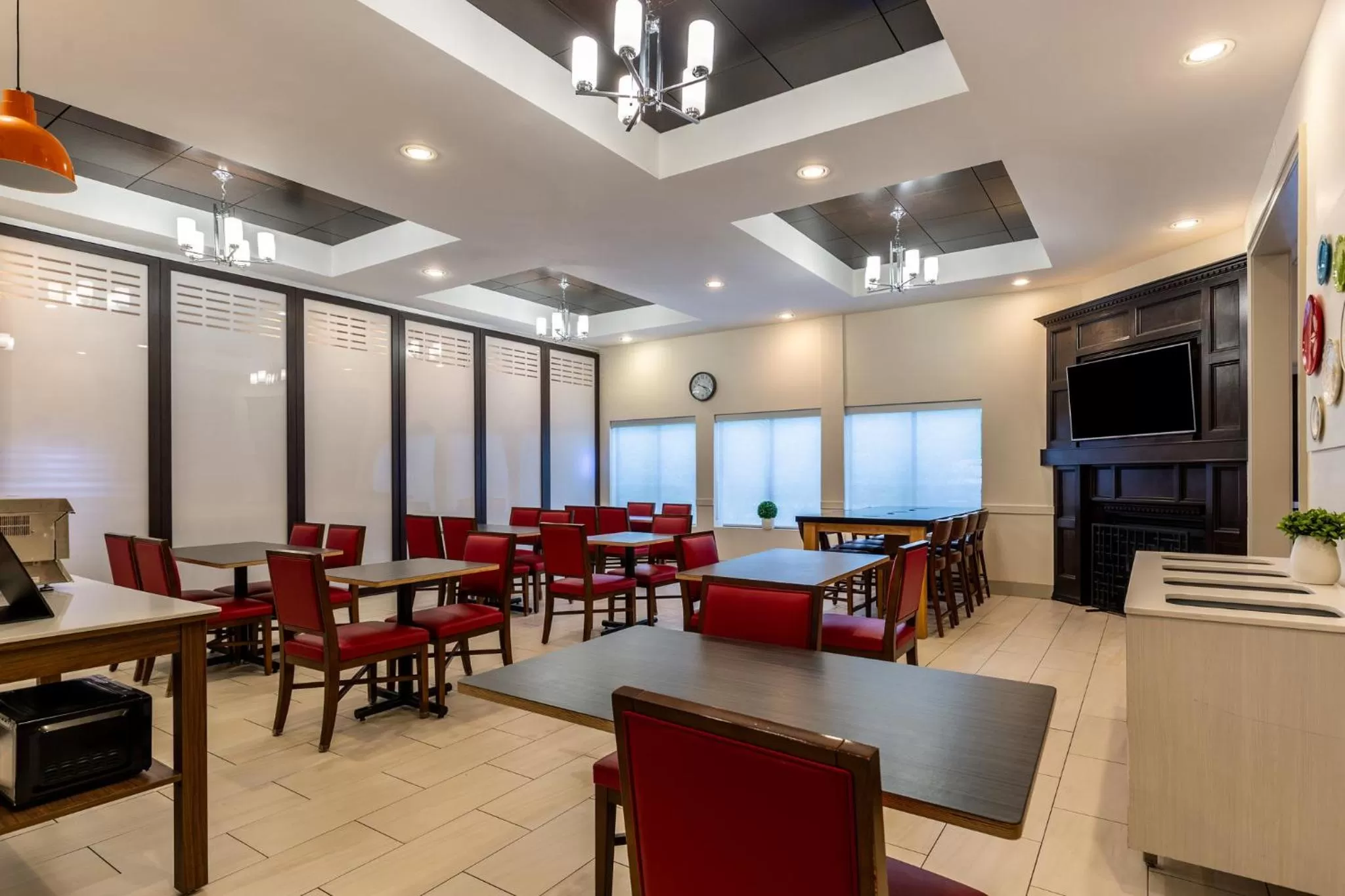 Breakfast in Holiday Inn Express Hotel & Suites Newton Sparta by IHG