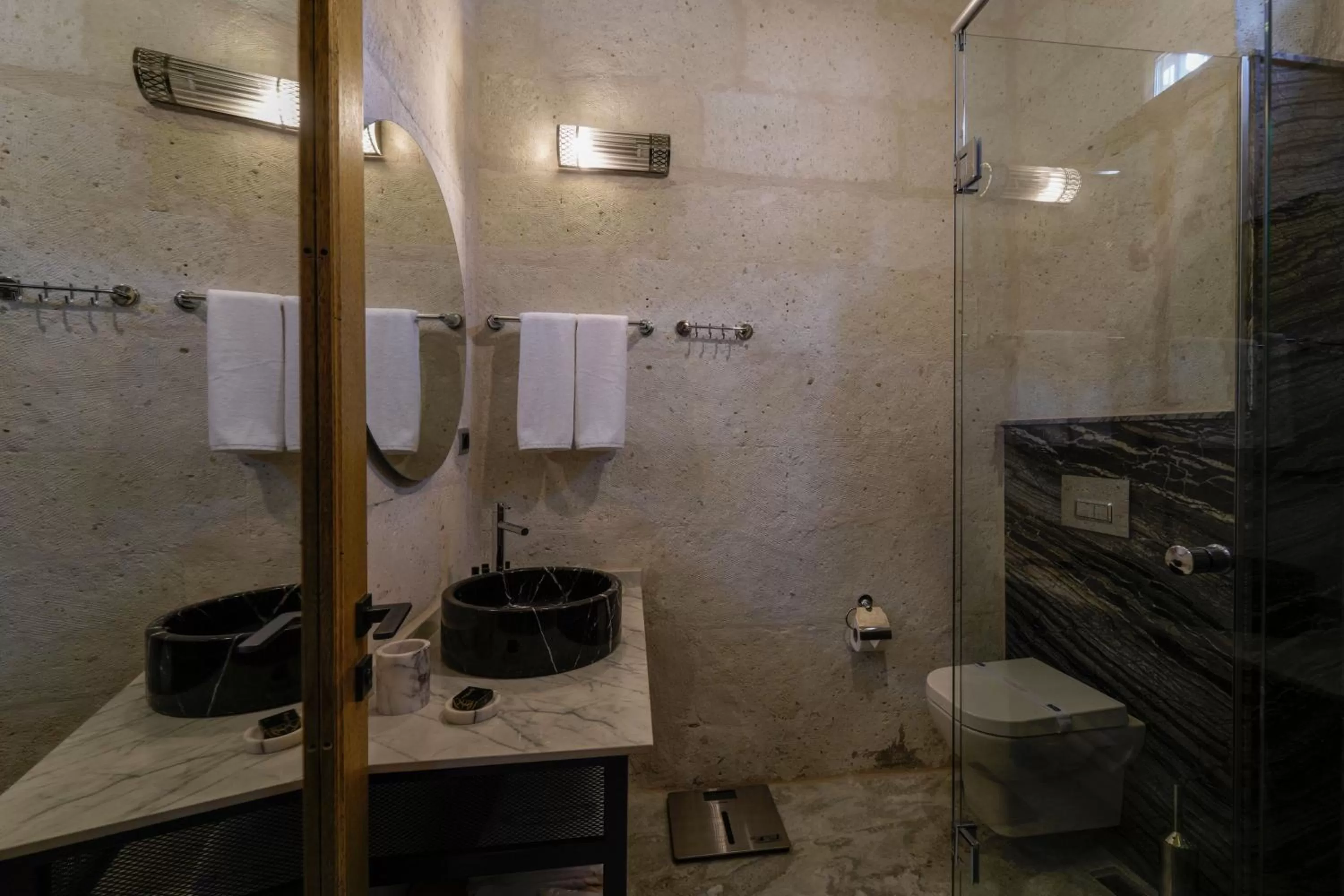 Shower in The Niche Cave Hotel