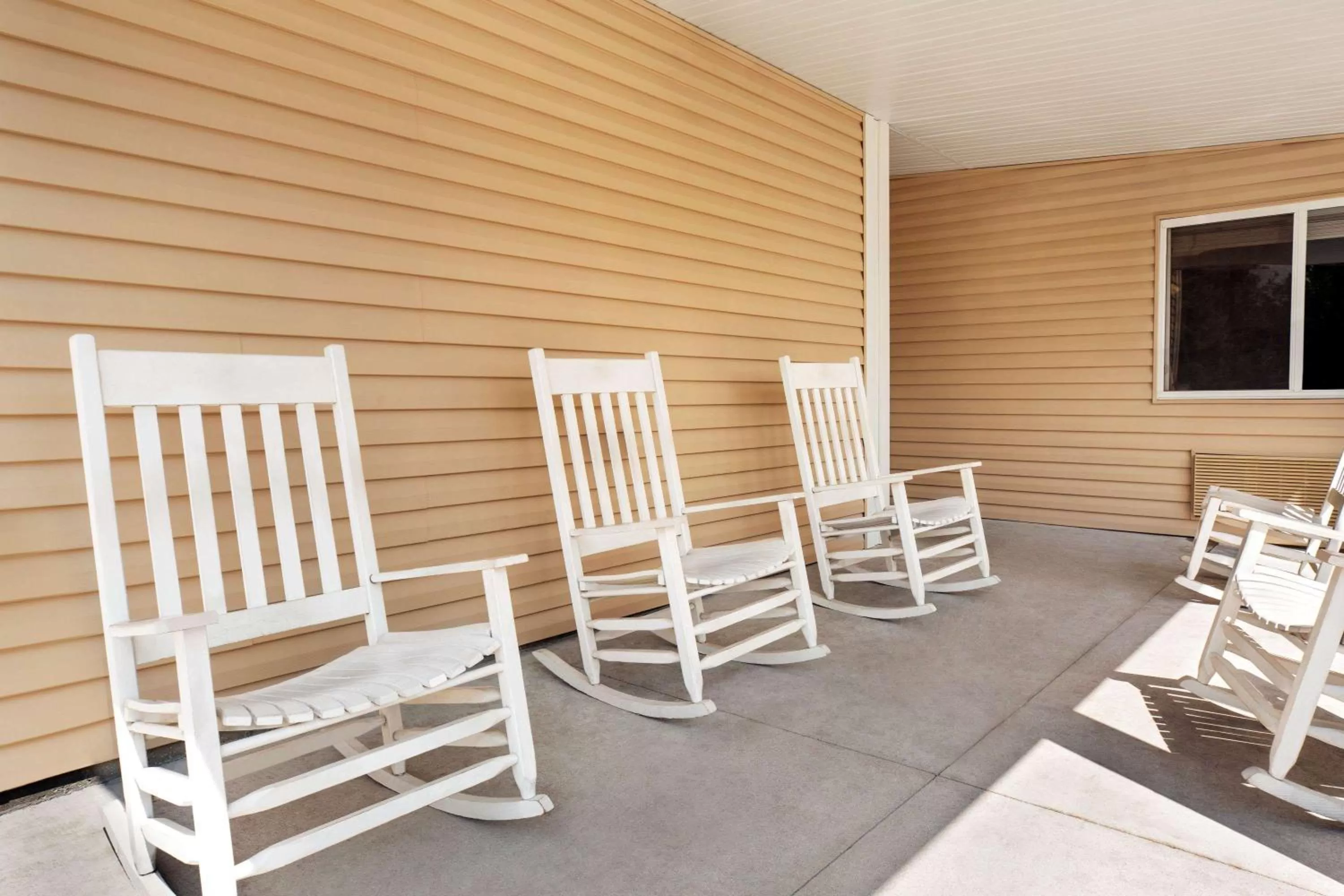 King Room - Hearing Impaired Access/Non-Smoking in Travelodge by Wyndham North Platte