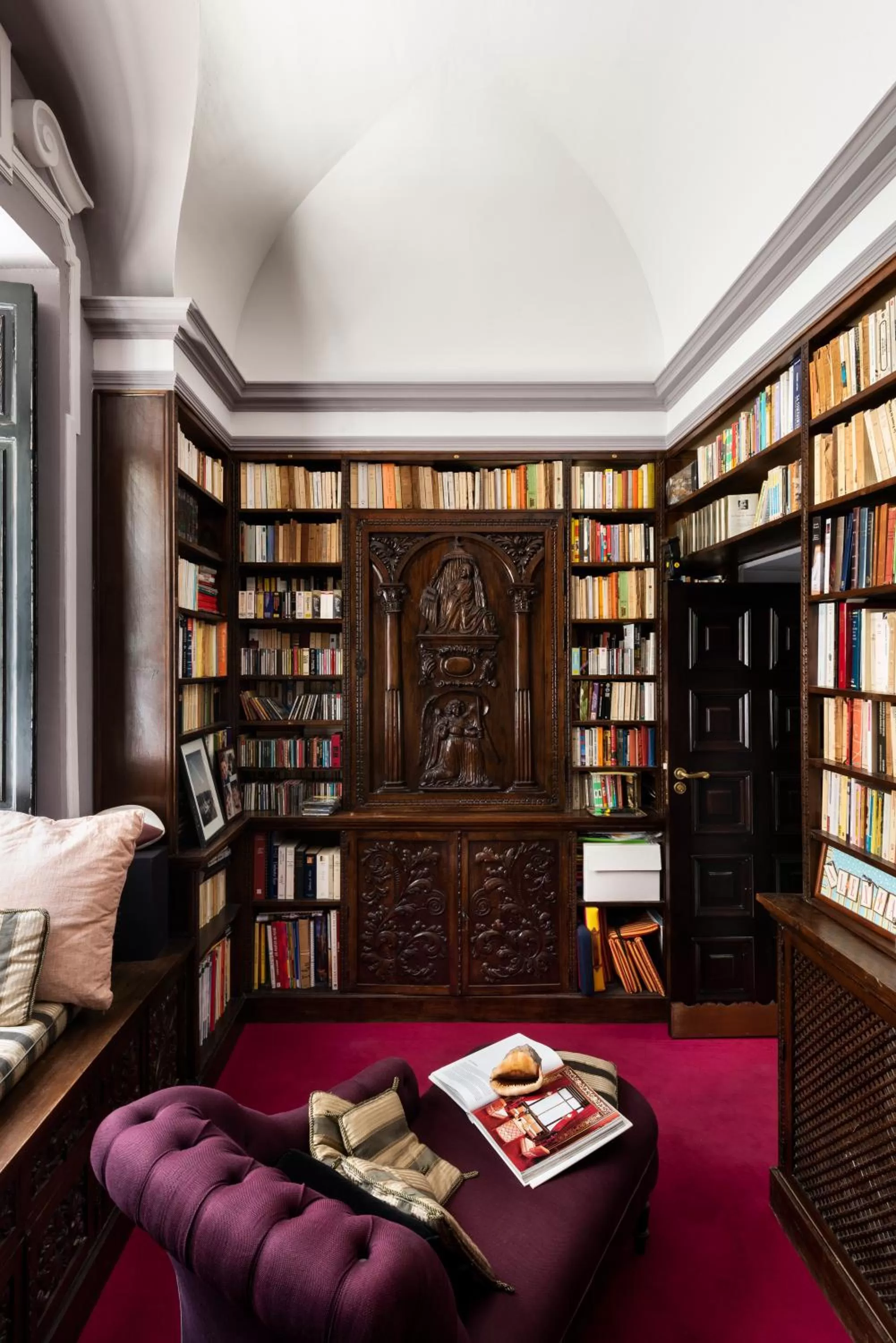 Library in Pájaro Rebelde