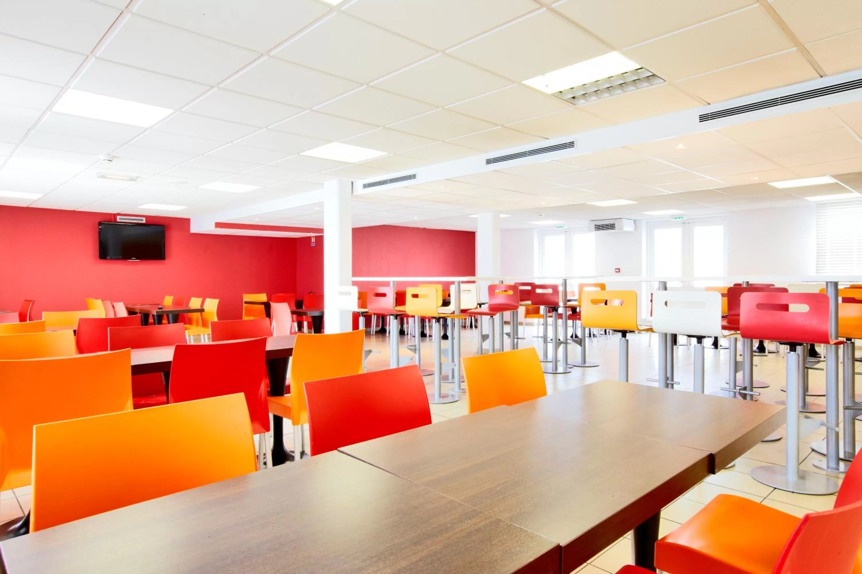 Restaurant/places to eat in Premiere Classe Roissy CDG - Paris Nord 2 - Parc des Expositions