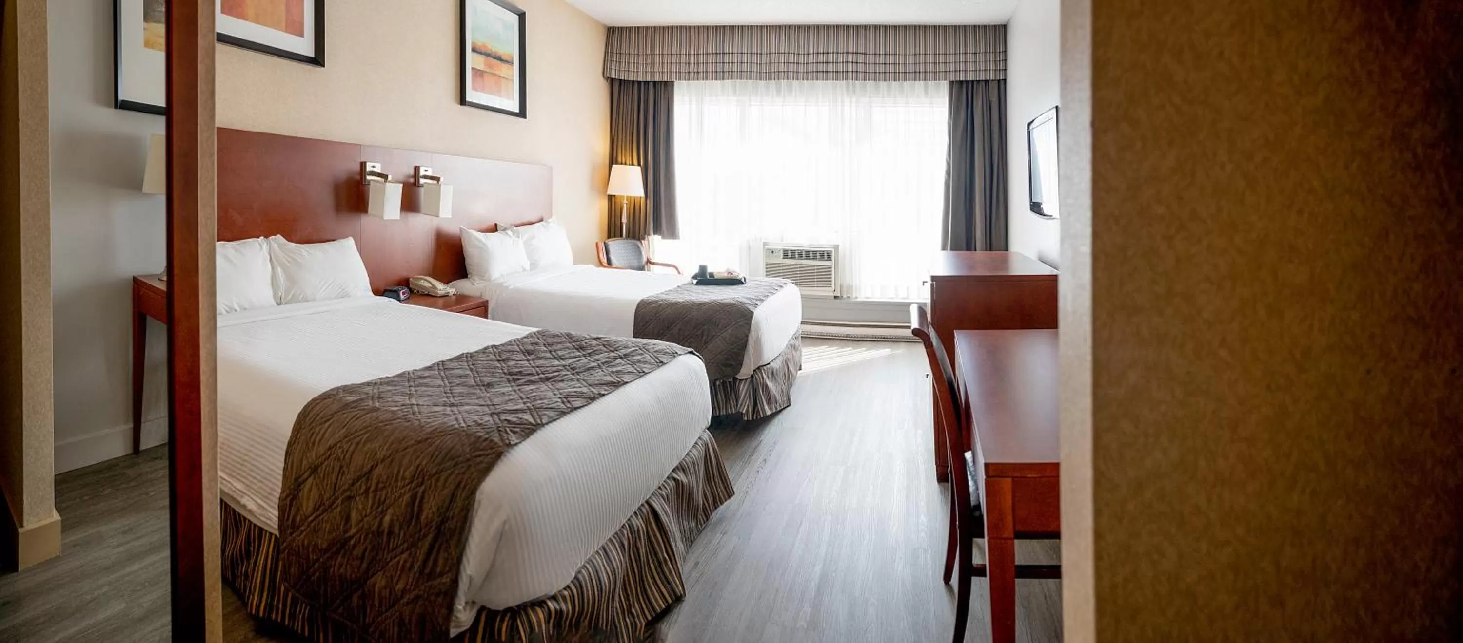 Bed in Auberge Royal Versailles