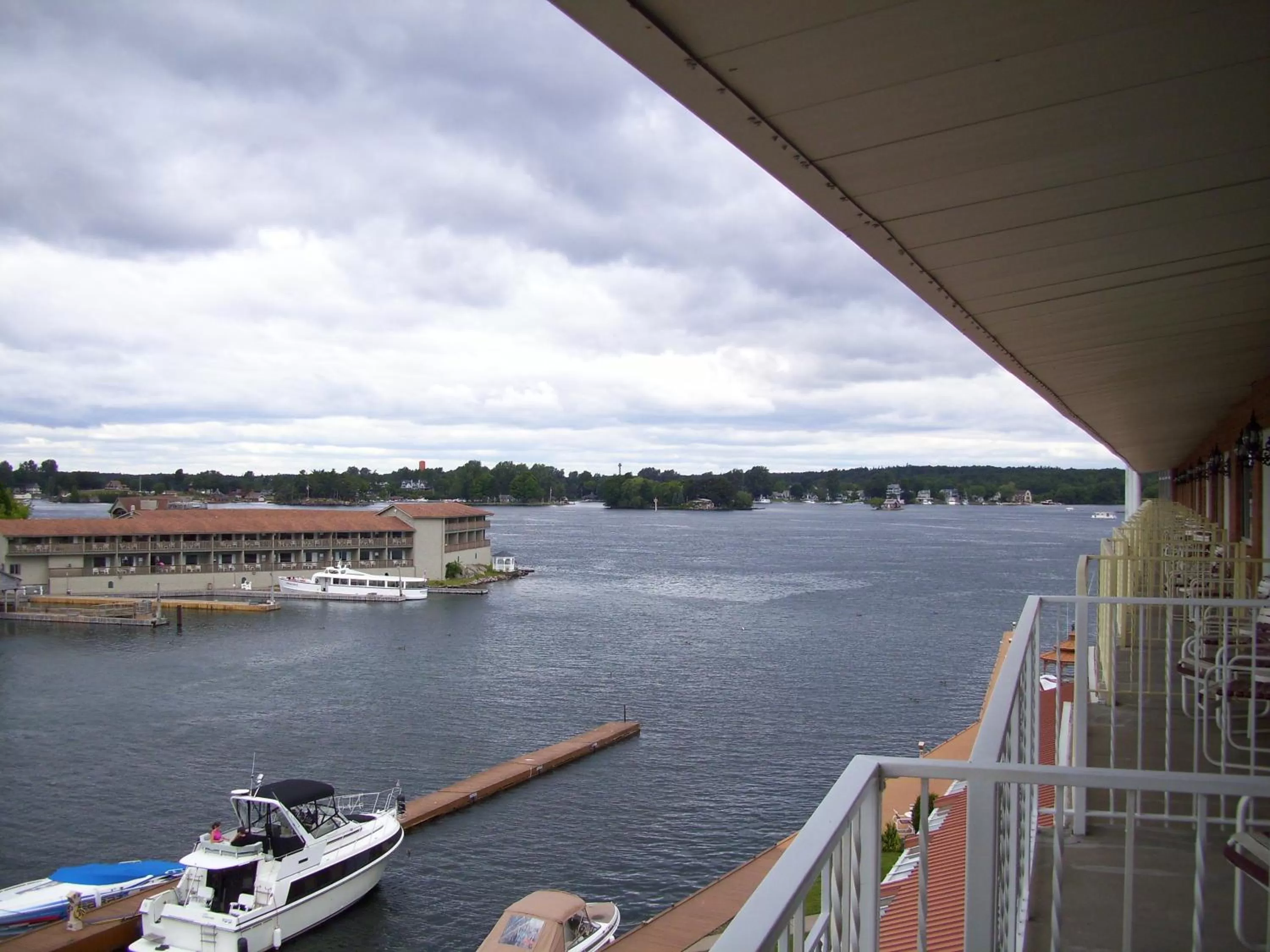 Riveredge Resort Hotel