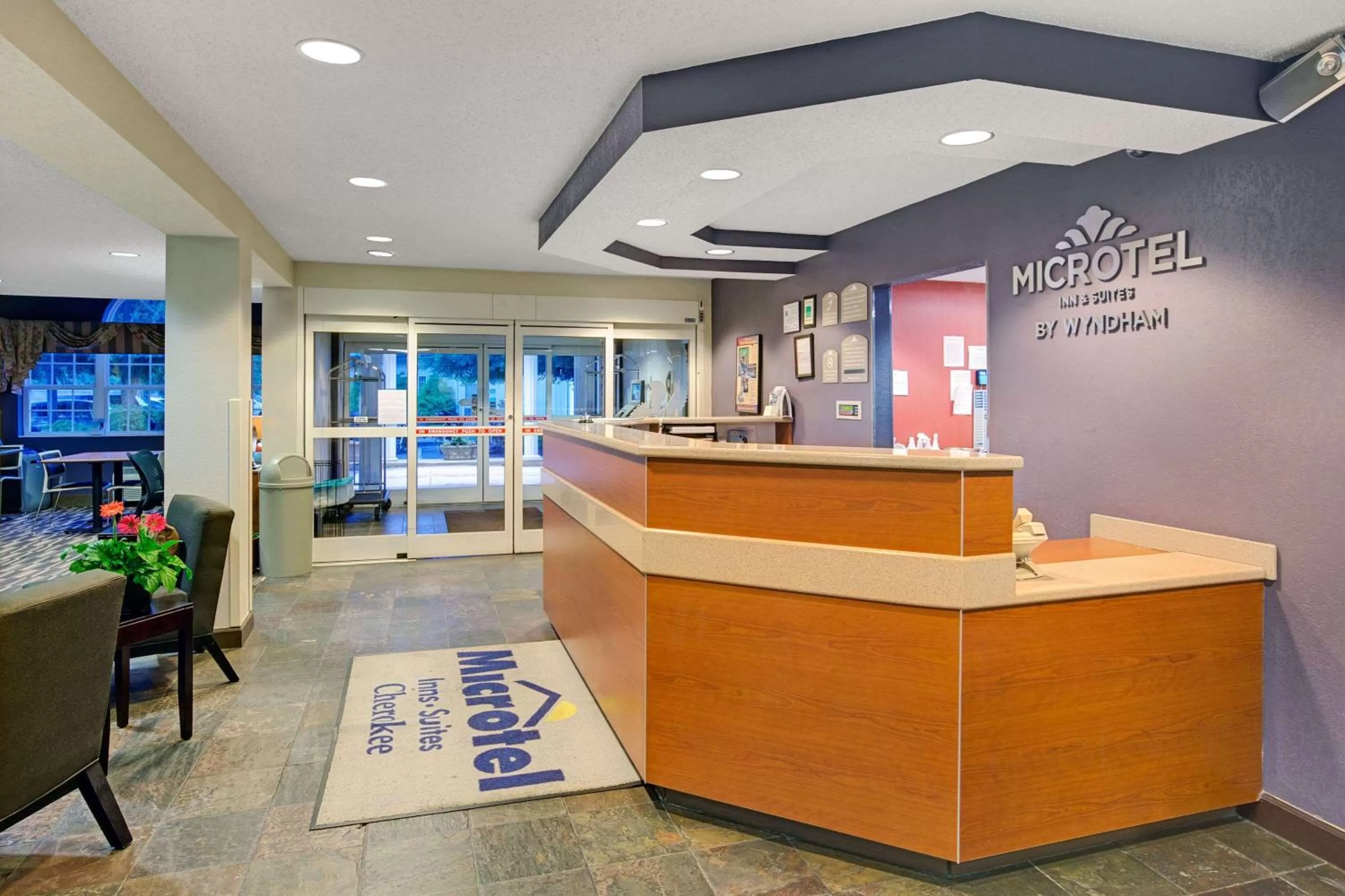 Lobby or reception in Microtel Inn & Suites by Wyndham Cherokee