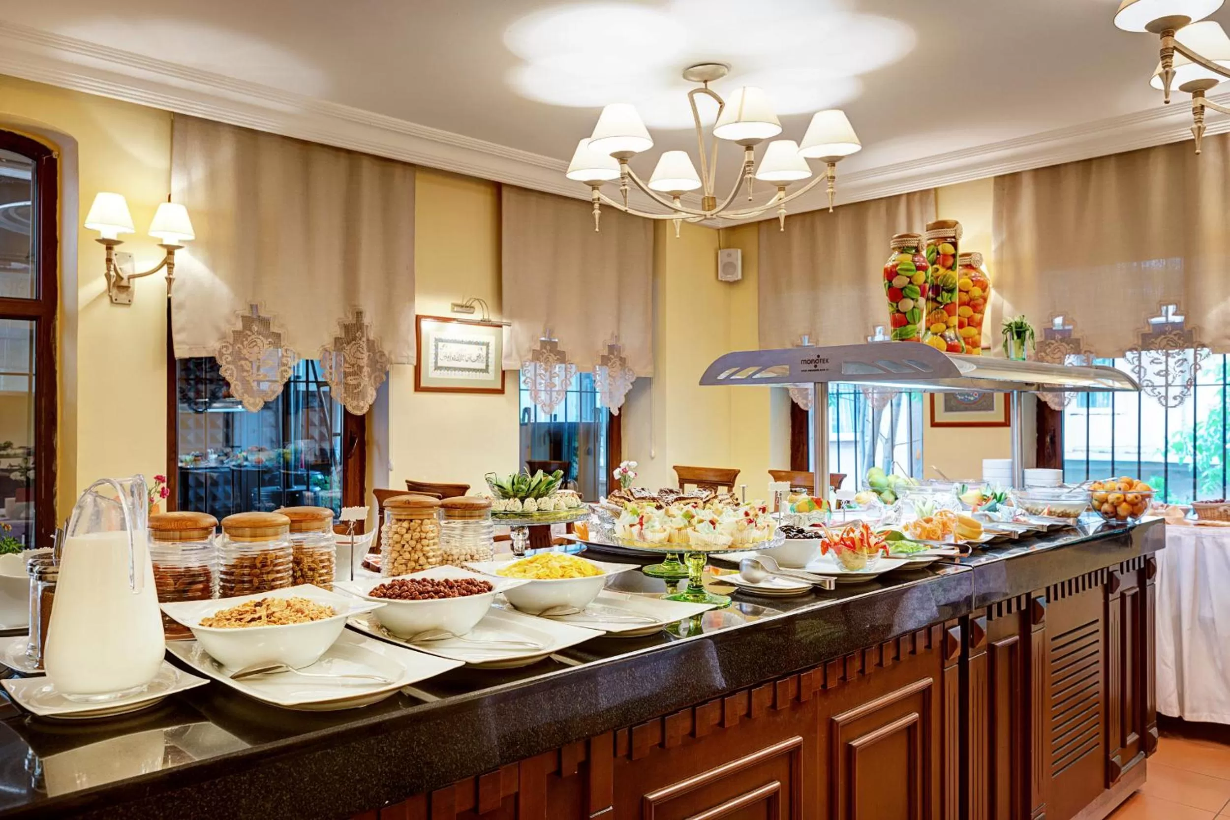 Restaurant/places to eat in Arena Hotel - Special Class