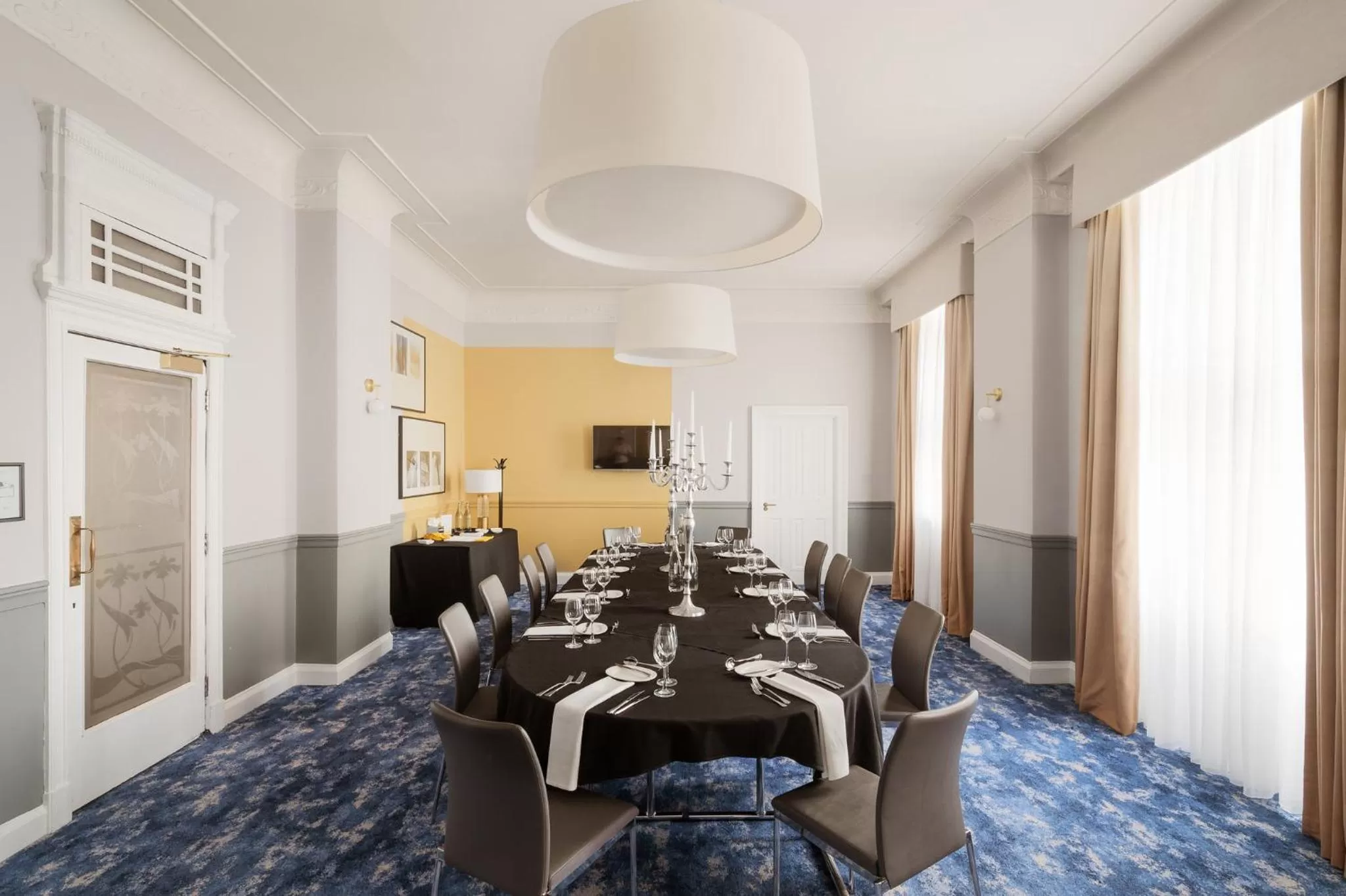 Meeting/conference room in voco Grand Central Glasgow by IHG