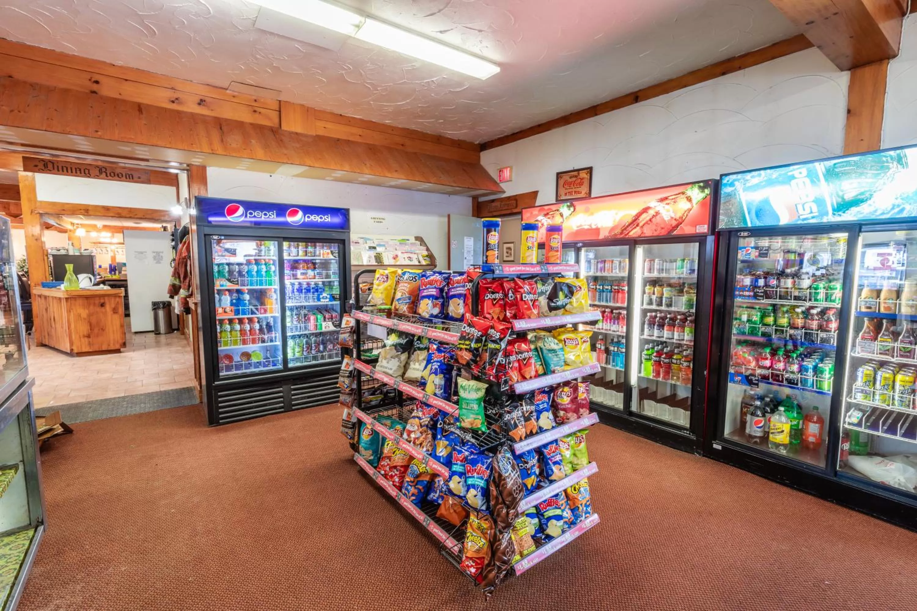 Supermarket/grocery shop in Englehart Motel