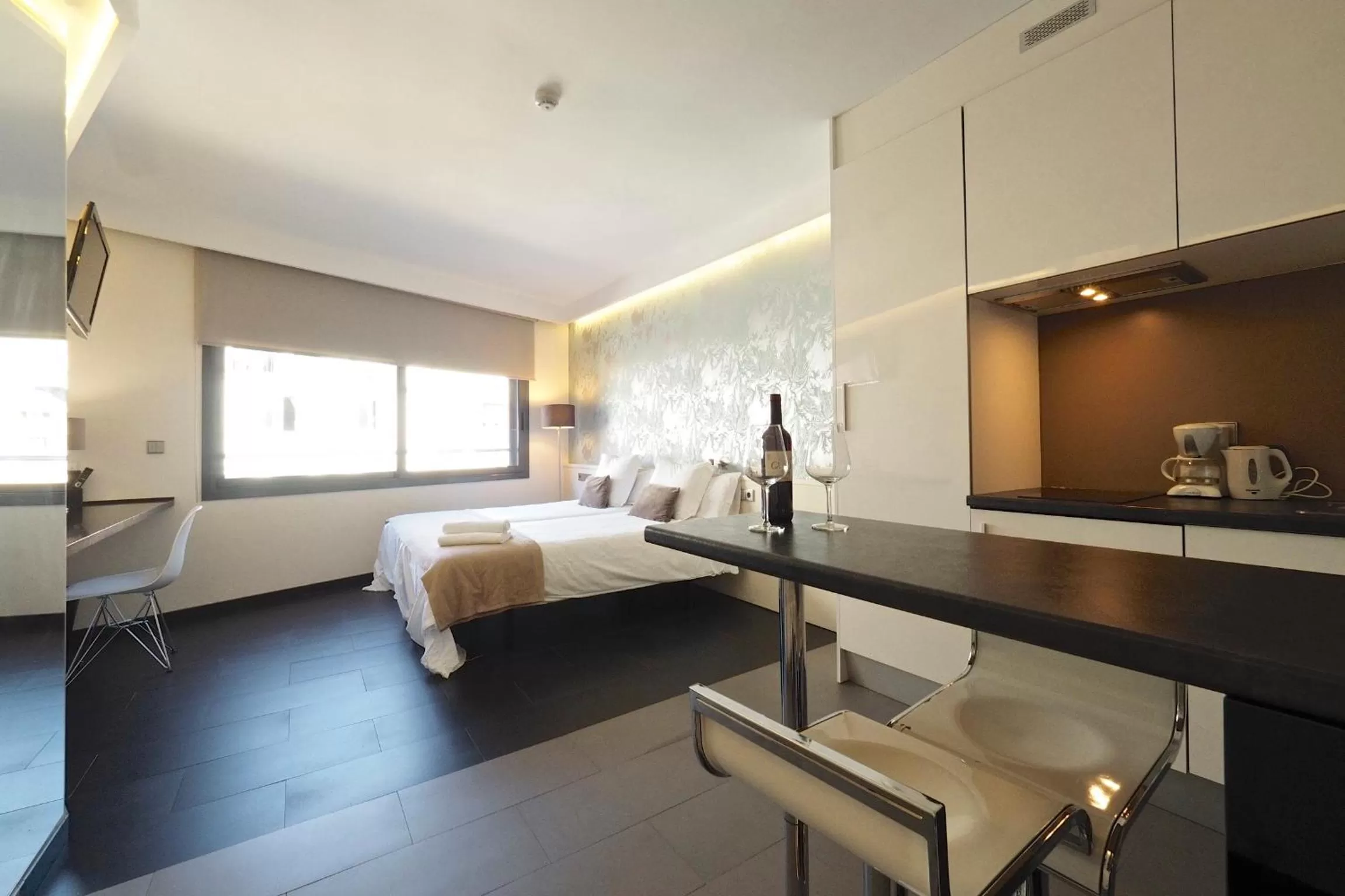 Day, Bed in Barcelona Fifteen central Aparthotel