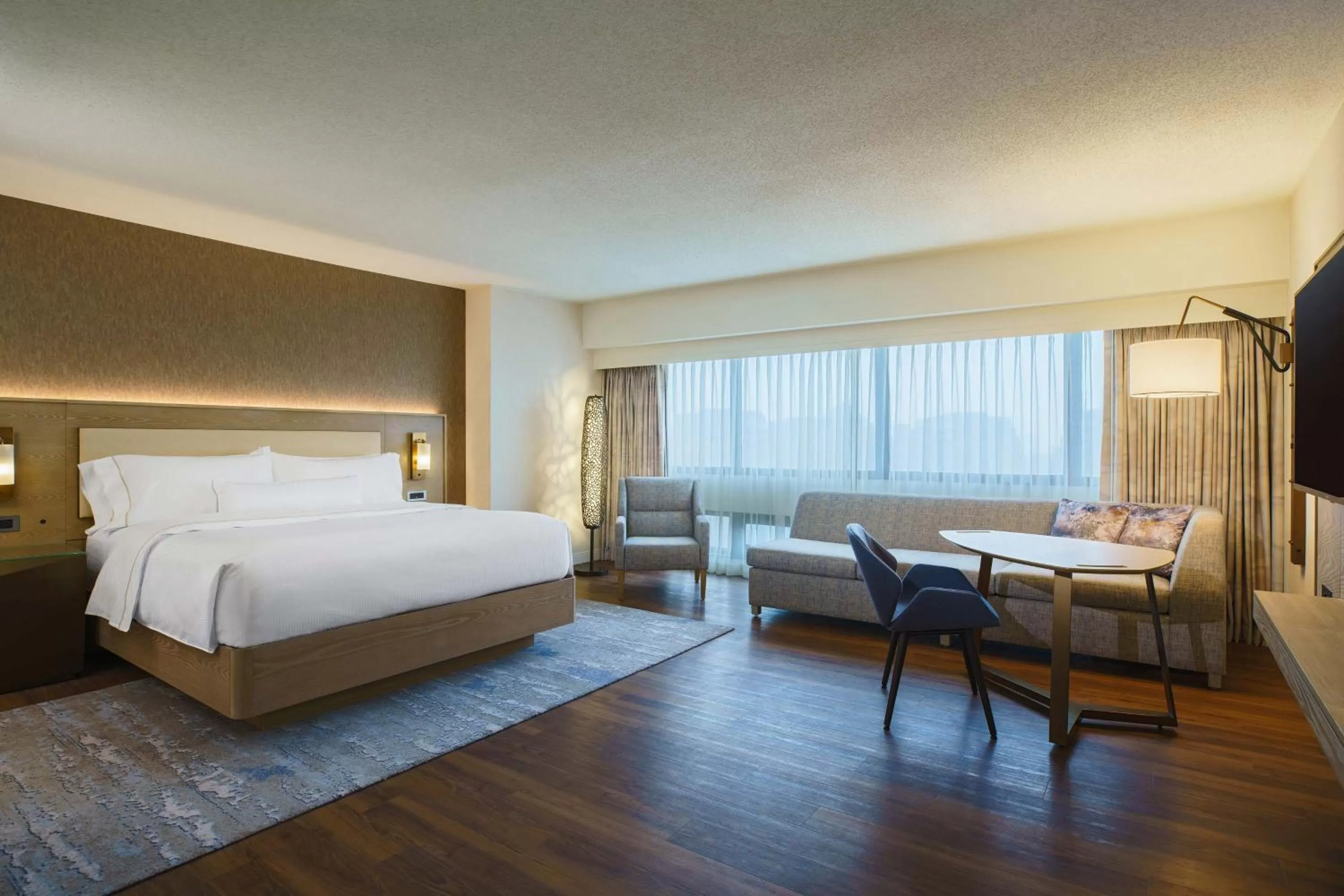 Photo of the whole room, Bed in The Westin O'Hare