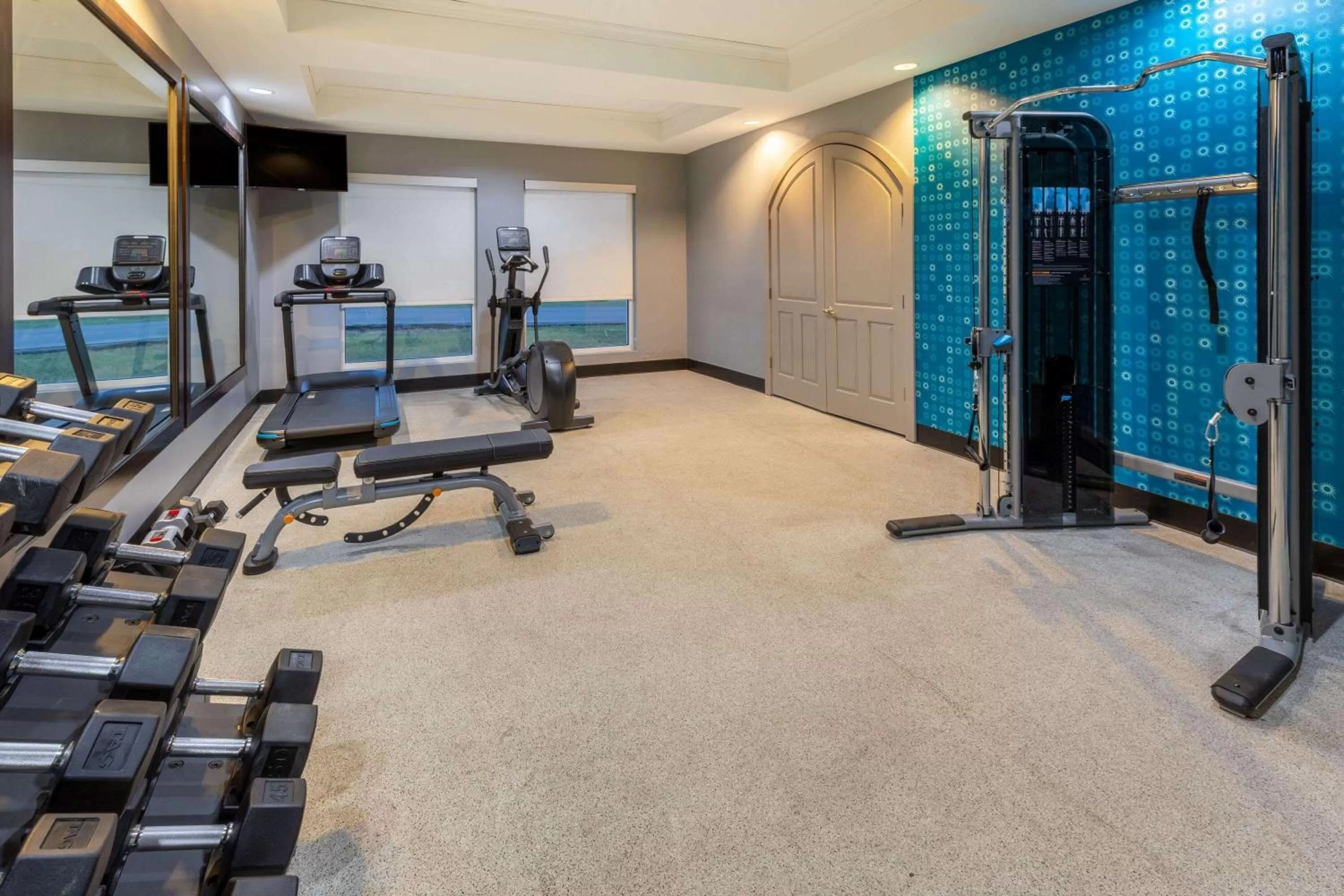 Fitness centre/facilities in La Quinta by Wyndham Bridgeport