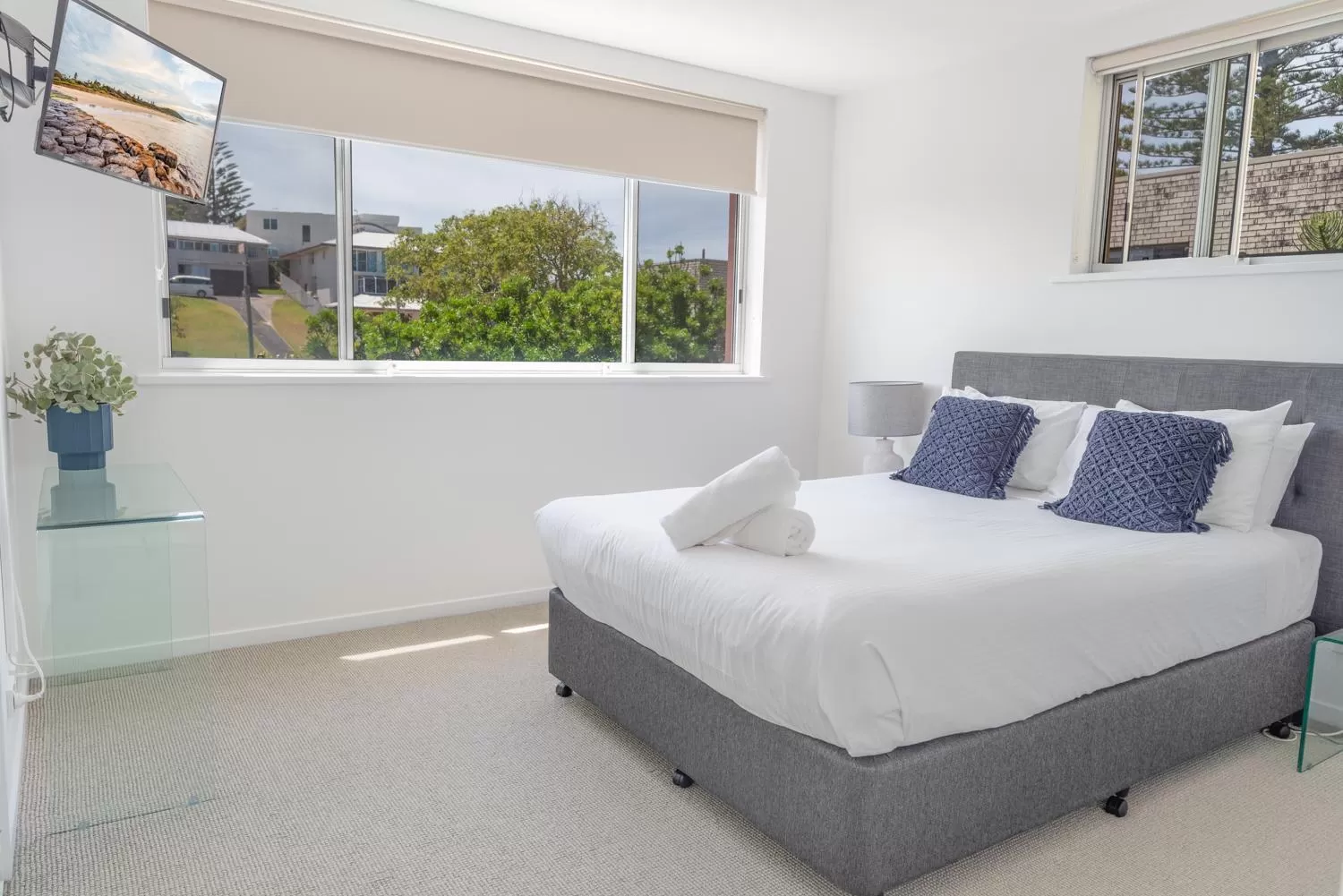 Bedroom, Bed in Grandview Apartments