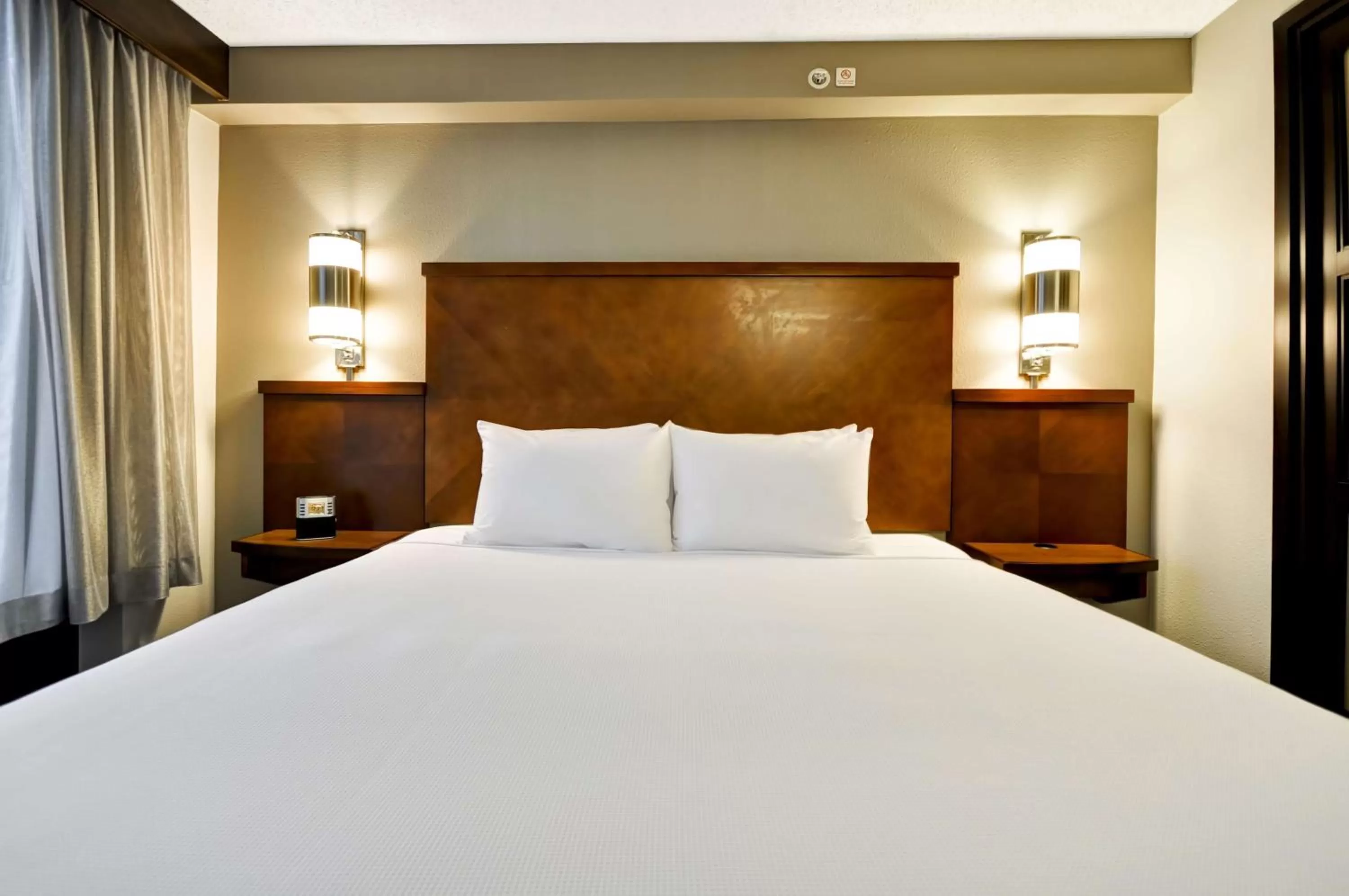 Photo of the whole room, Bed in Hyatt Place Albuquerque Uptown