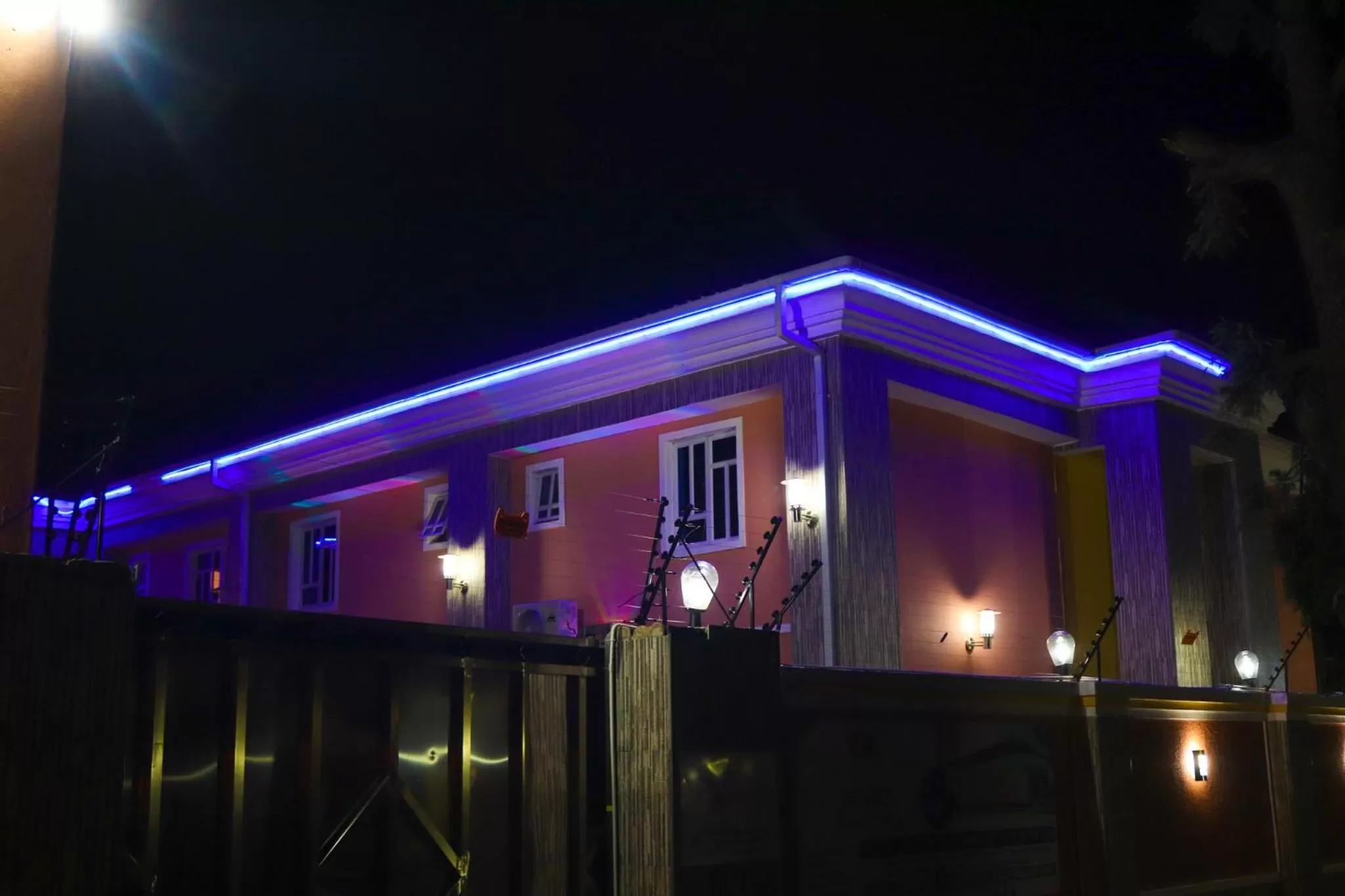 Property building in Gold Crown International Hotel Johannesburg