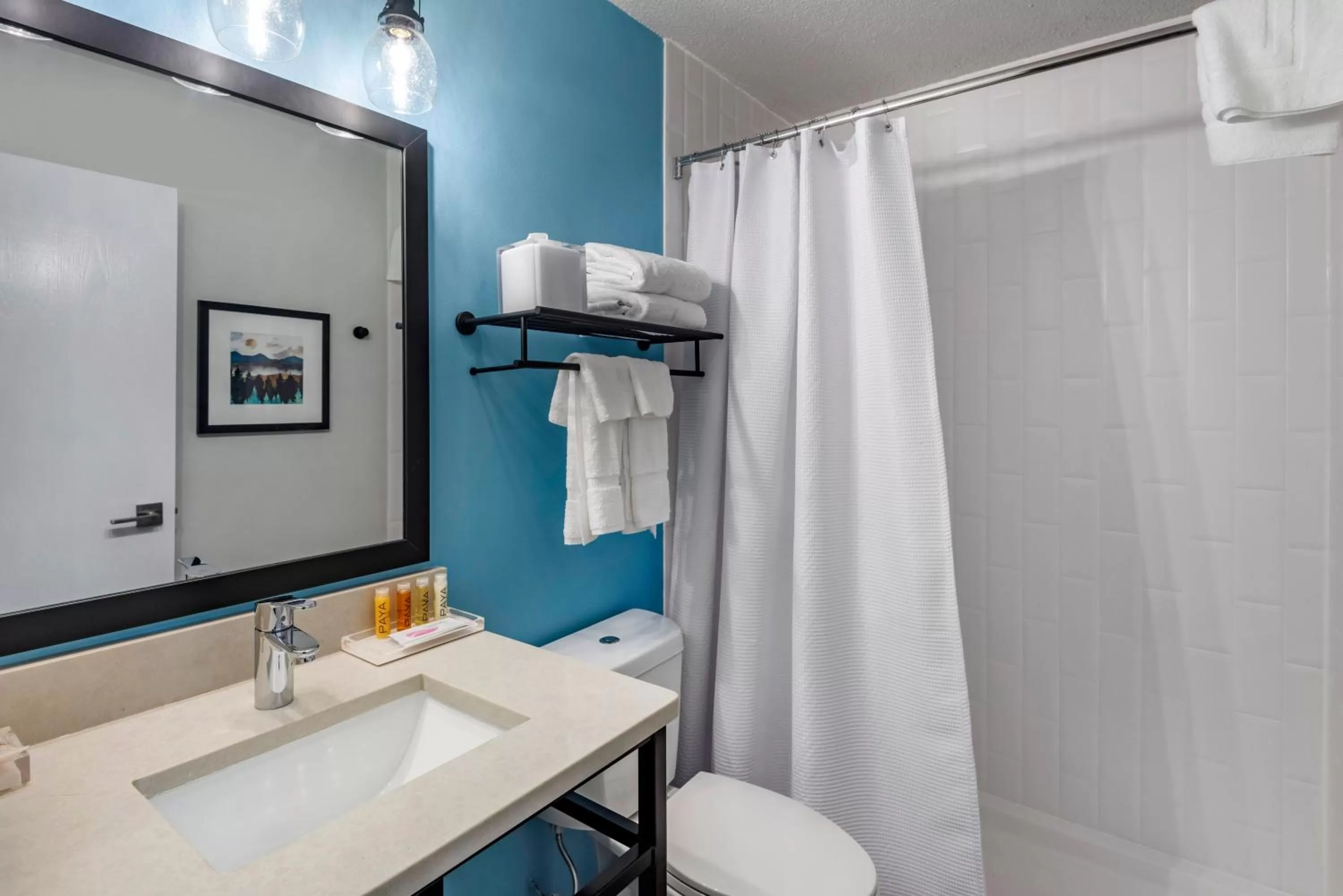 Bathroom in The Freeport Hotel, an Ascend Collection Hotel
