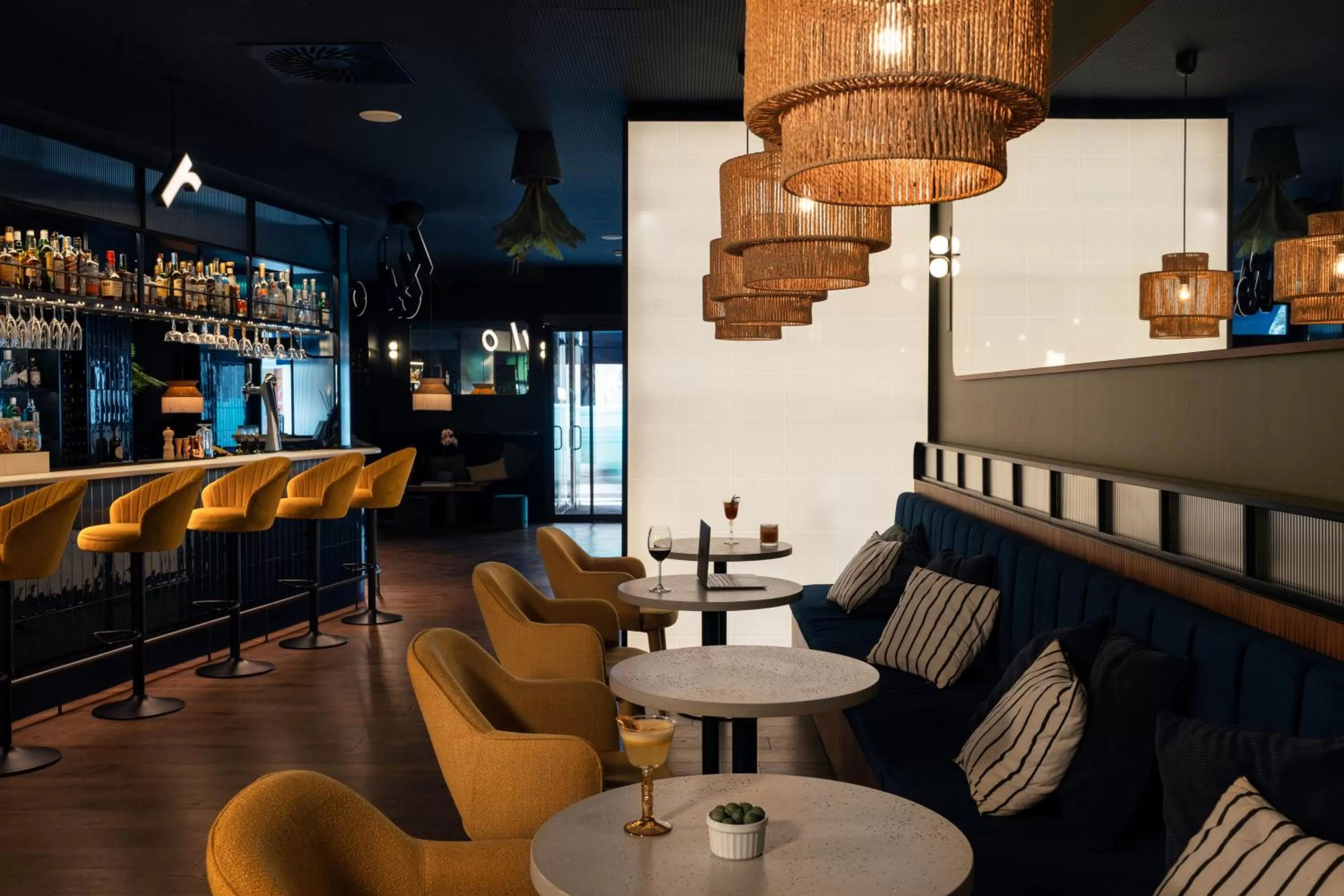 Lounge or bar in chic&basic Gravity