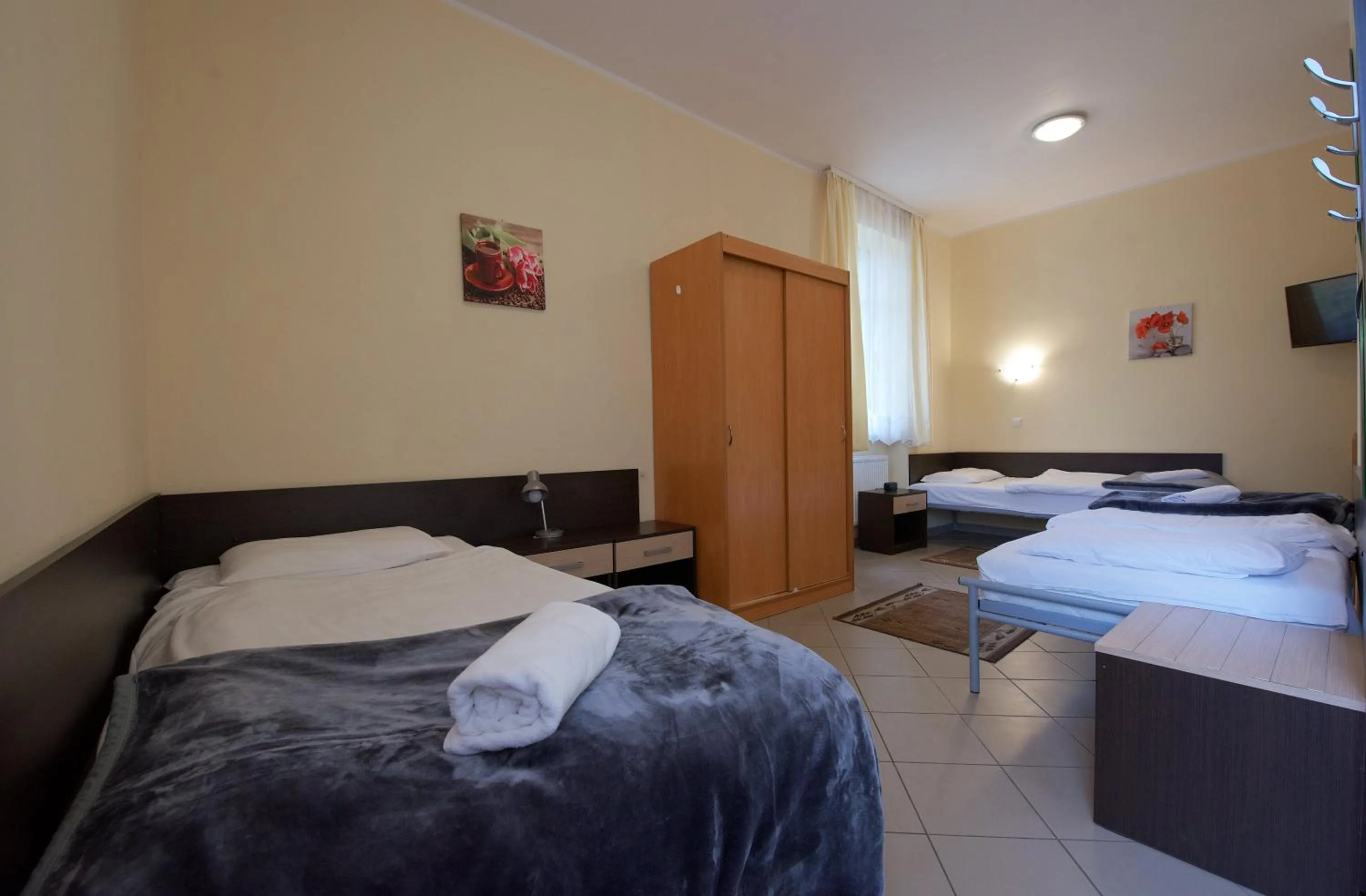 Photo of the whole room, Bed in Hotel Miramar