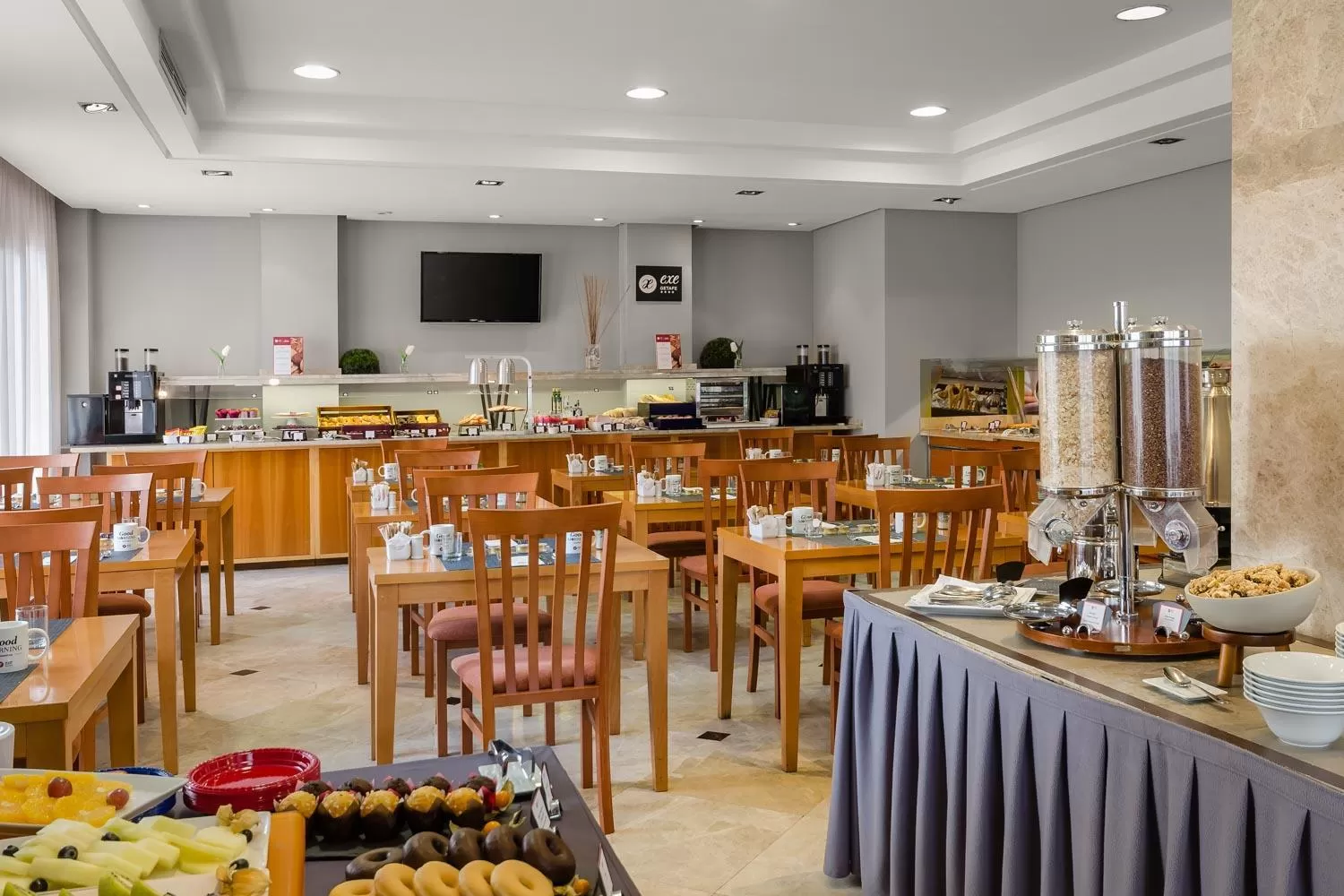 Buffet breakfast in Exe Getafe
