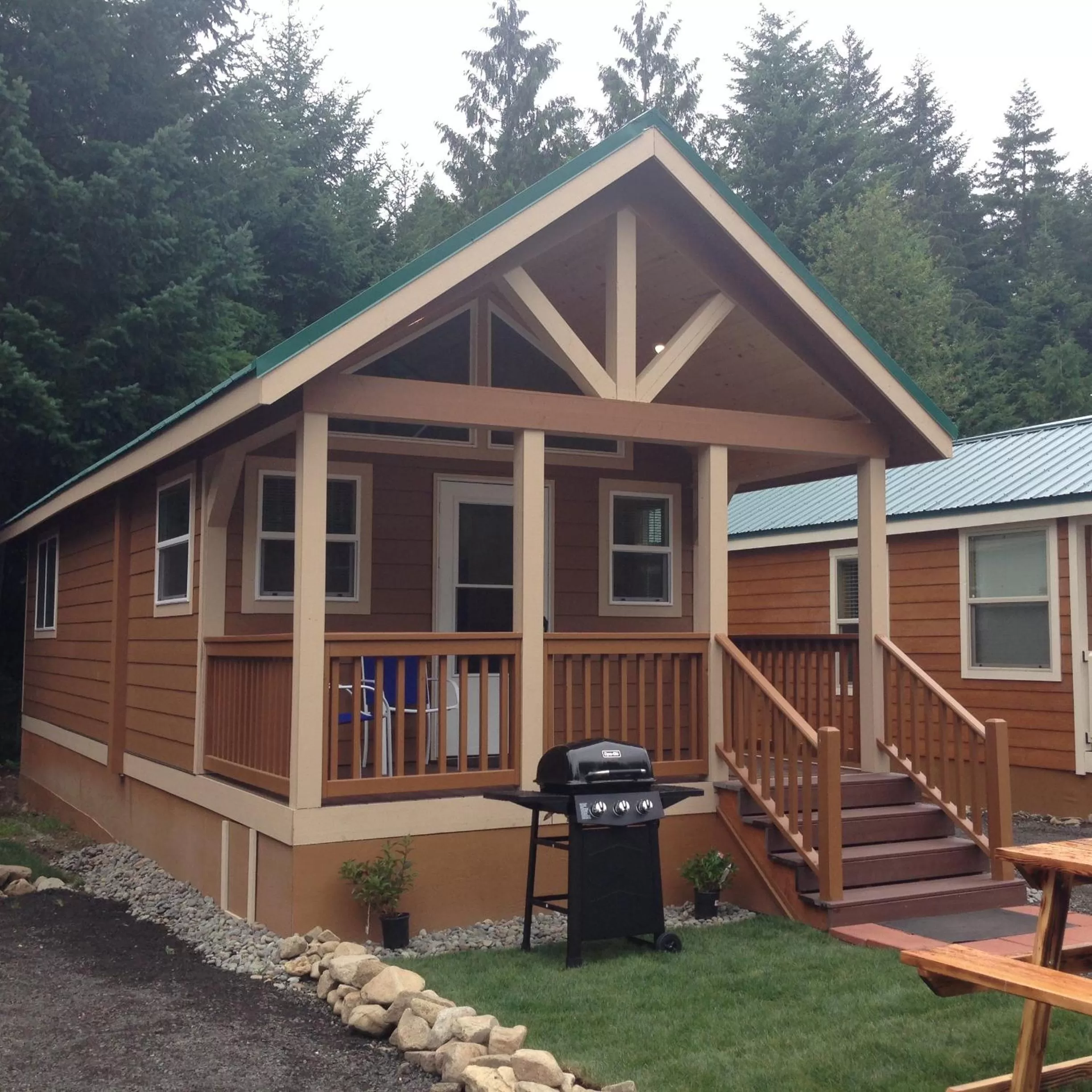 Property Building in Packwood Lodge & Cabins