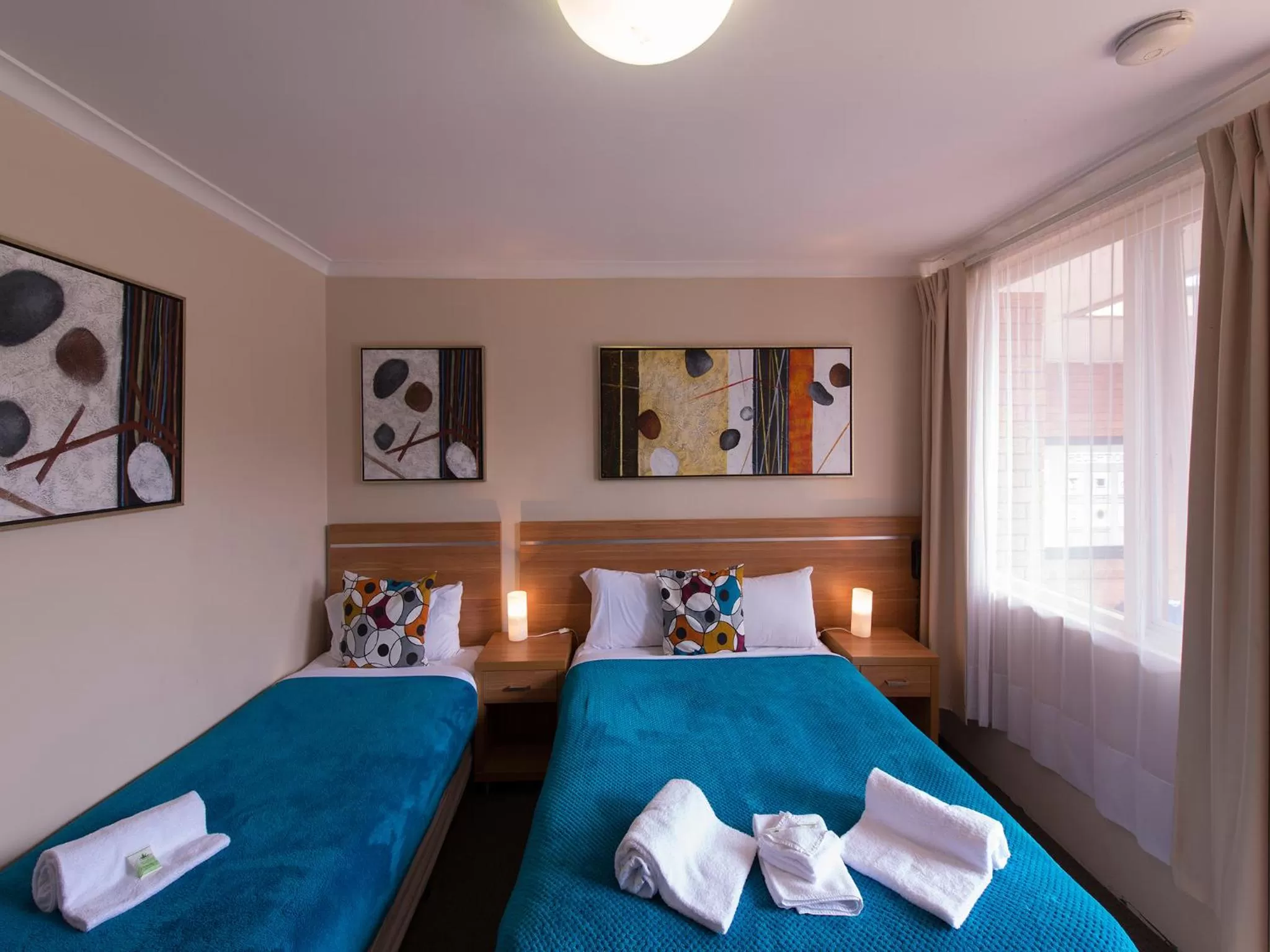 Standard Twin Room in 3 Sisters Motel