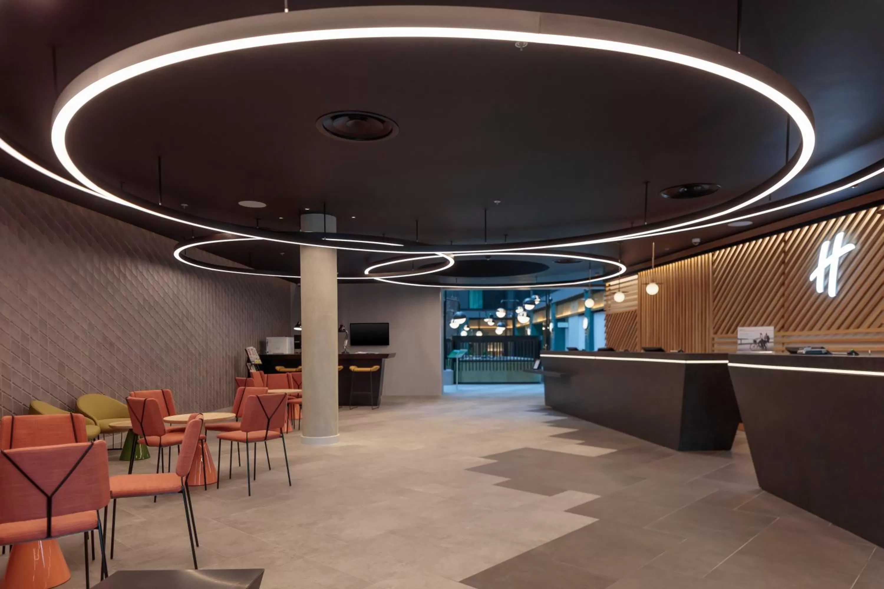 Lobby or reception in Holiday Inn London Heathrow - Bath Road by IHG