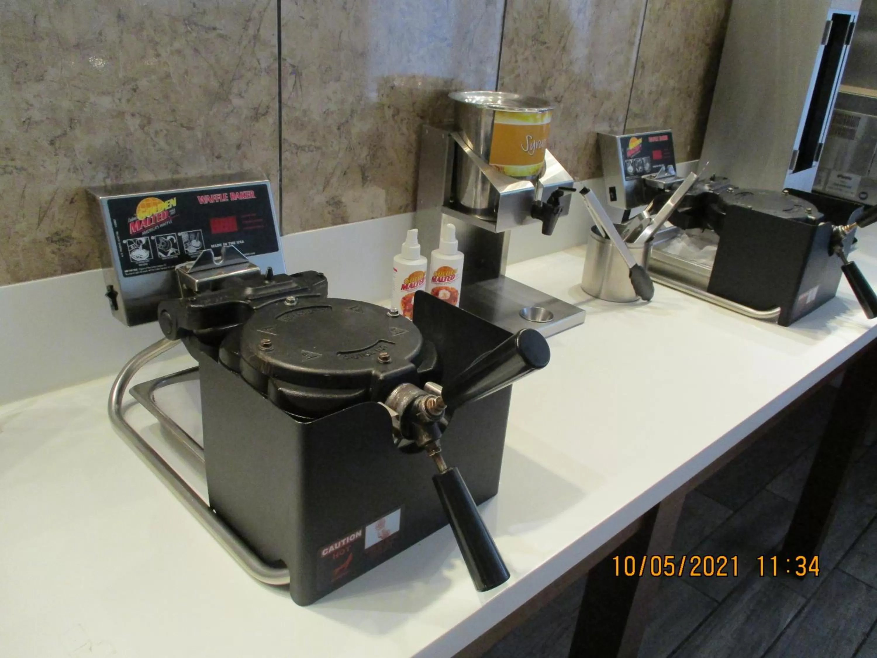 Buffet breakfast in Quality Inn & Suites Kissimmee by The Lake