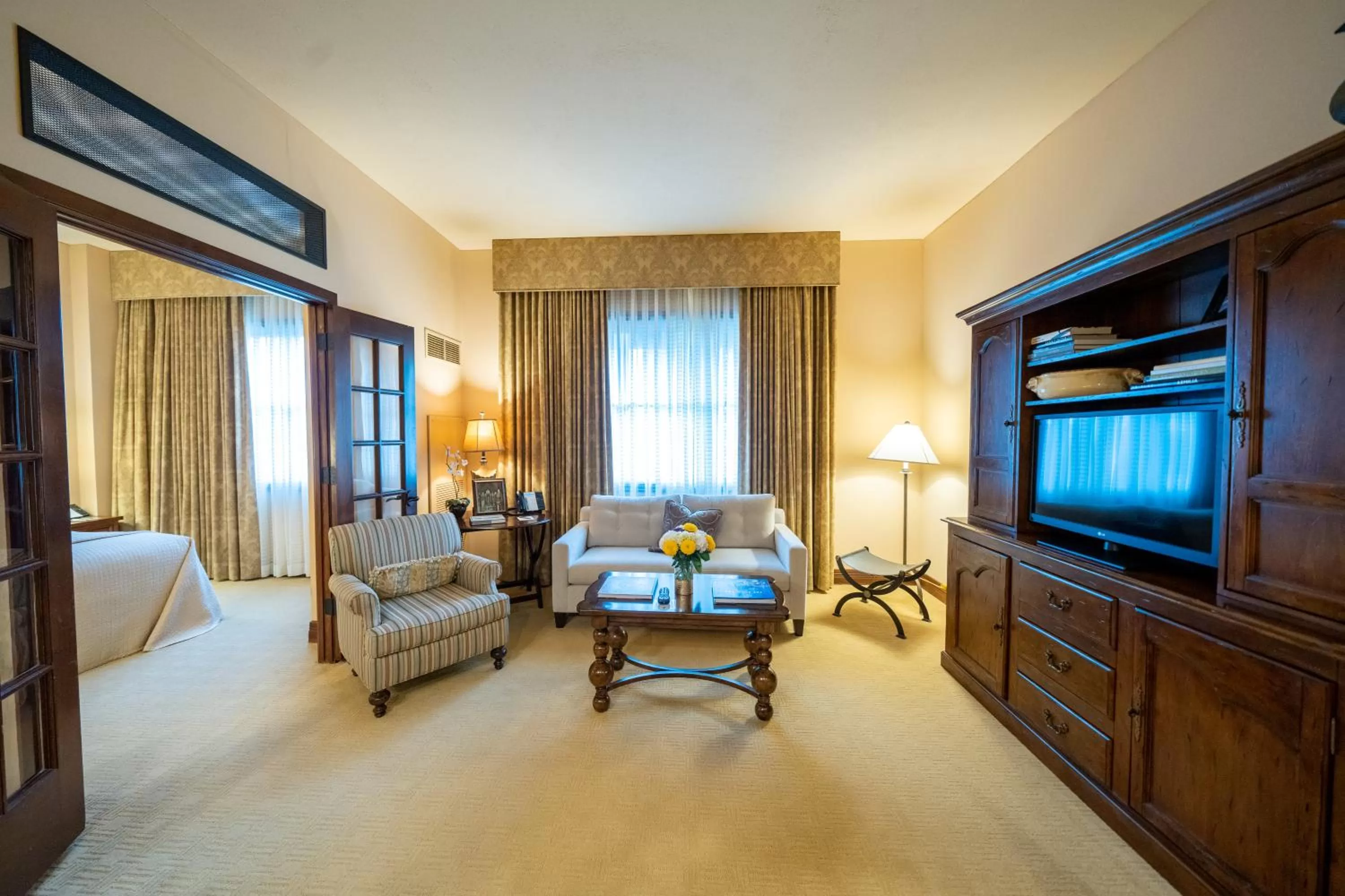 ADA Traditional Junior Suite in Hotel Granduca Houston
