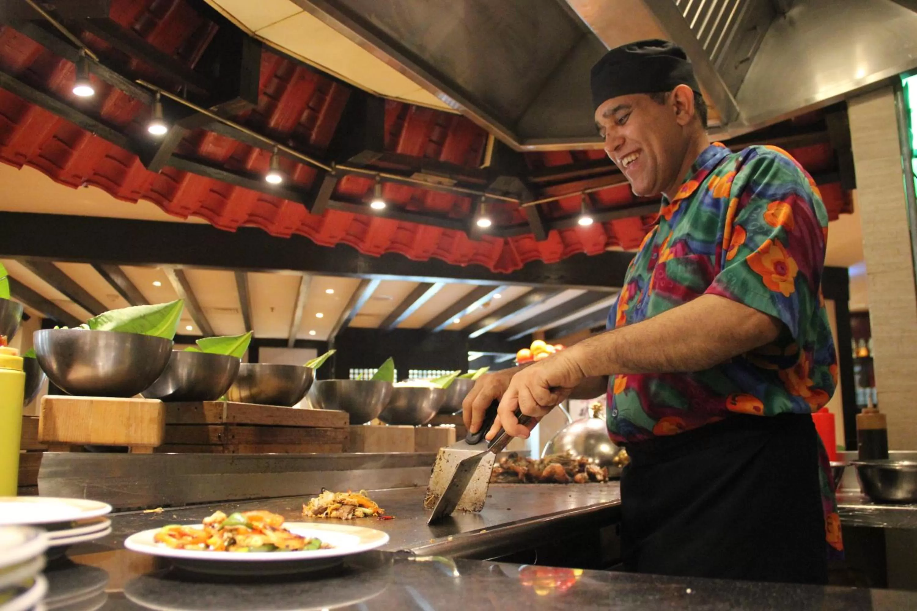 Restaurant/places to eat in Crowne Plaza Dubai Deira by IHG