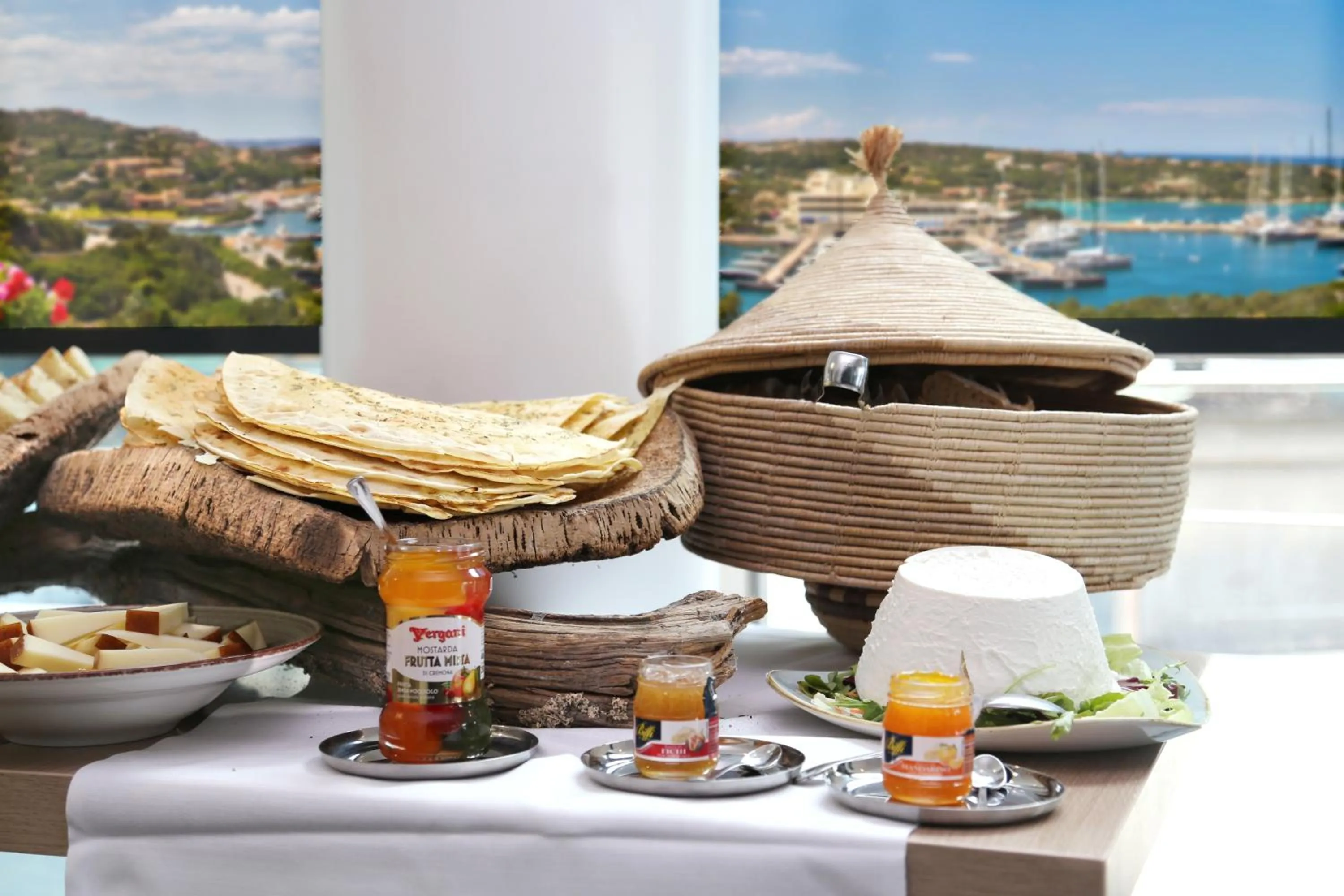 Breakfast in Hotel Luci di la Muntagna