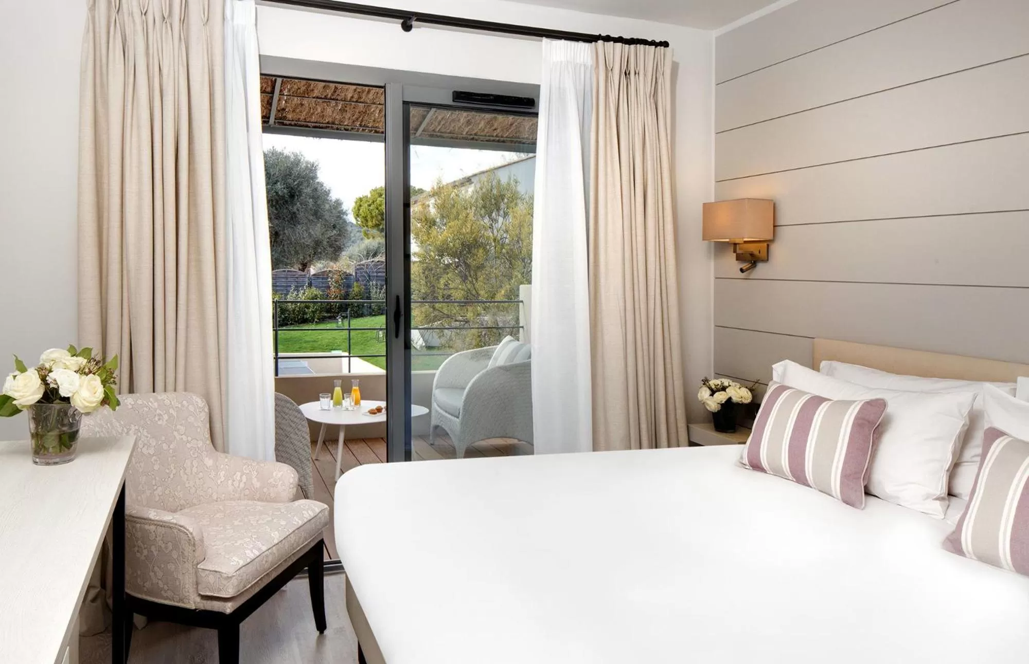 Bedroom, Bed in La Bastide de Biot