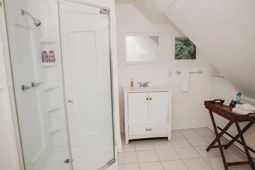 Bathroom in Grey Gables Inn