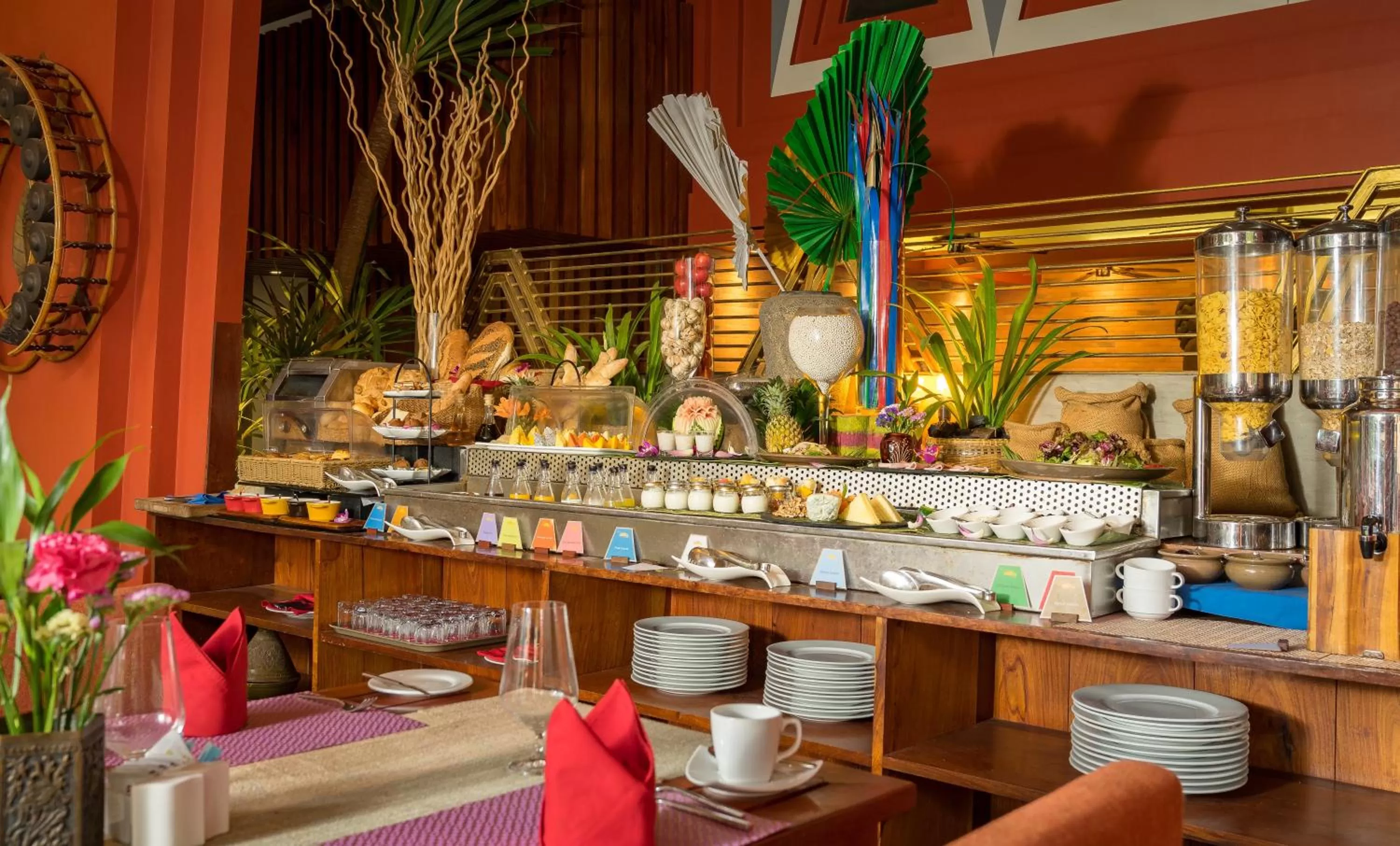 Restaurant/places to eat in Golden Temple Residence