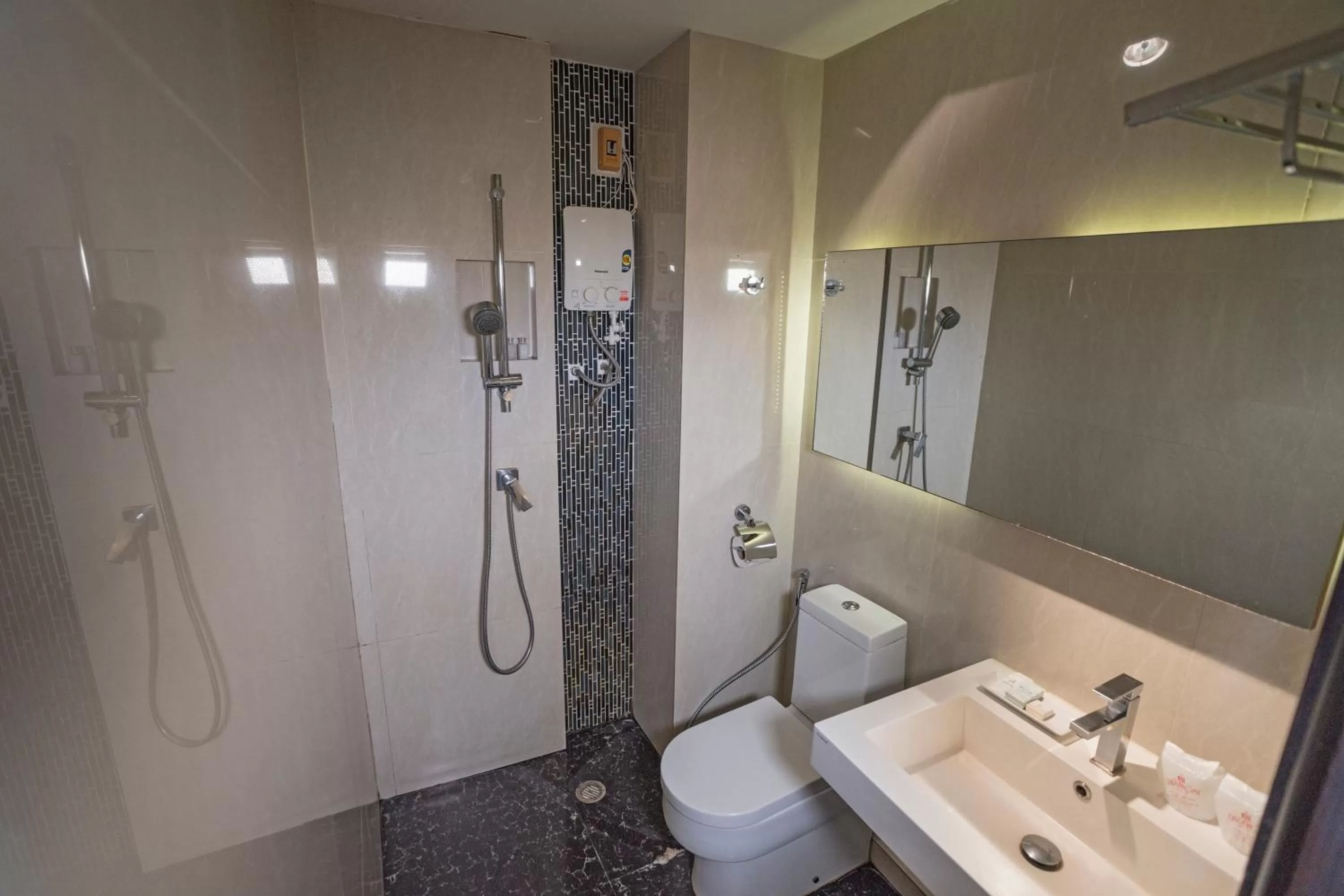 Kiss Gardenhome Chic Hotel