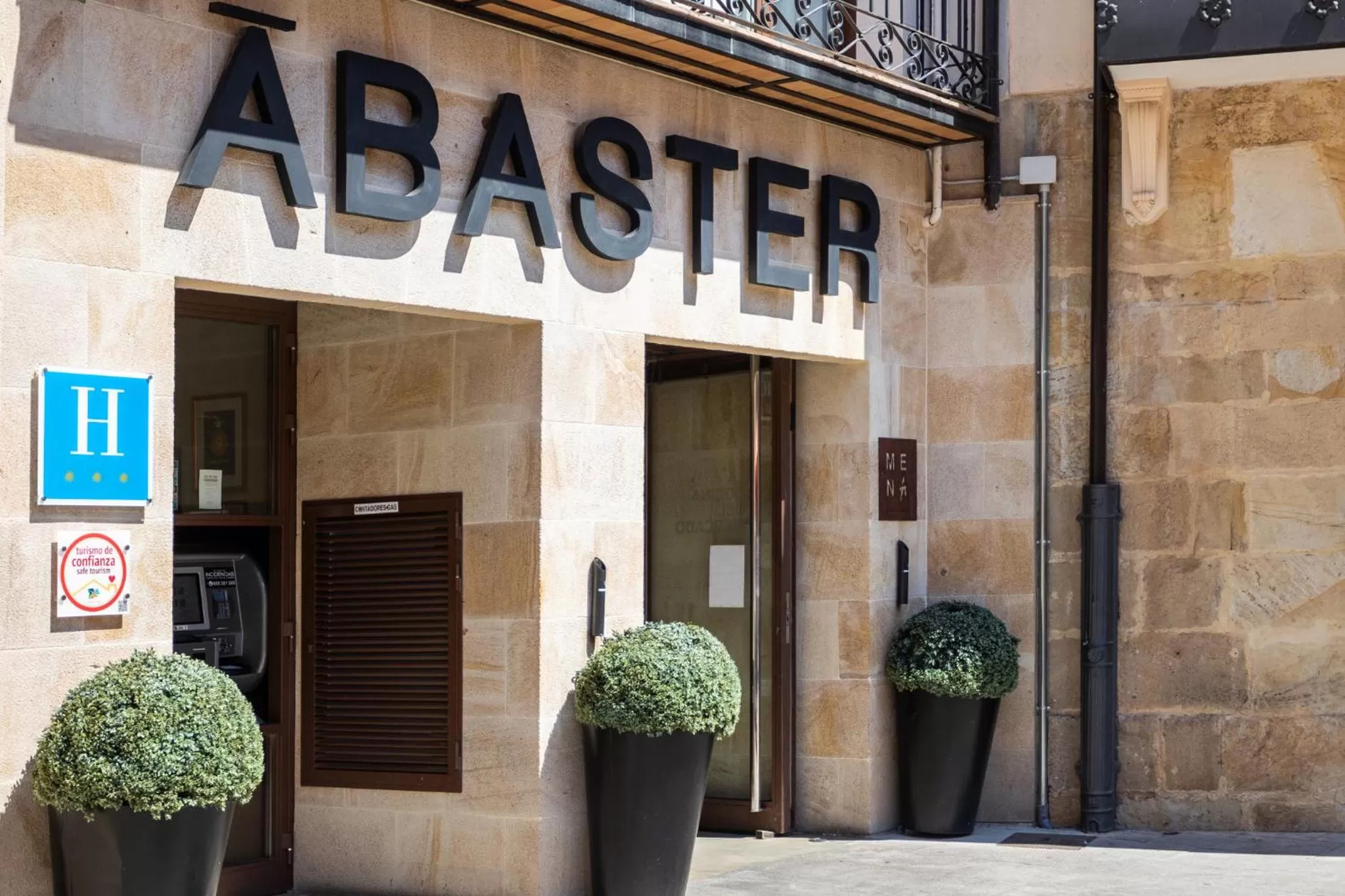 Facade/entrance in DWO Ábaster