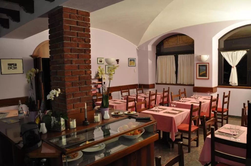 Restaurant/places to eat in Albergo Ponte Vecchio