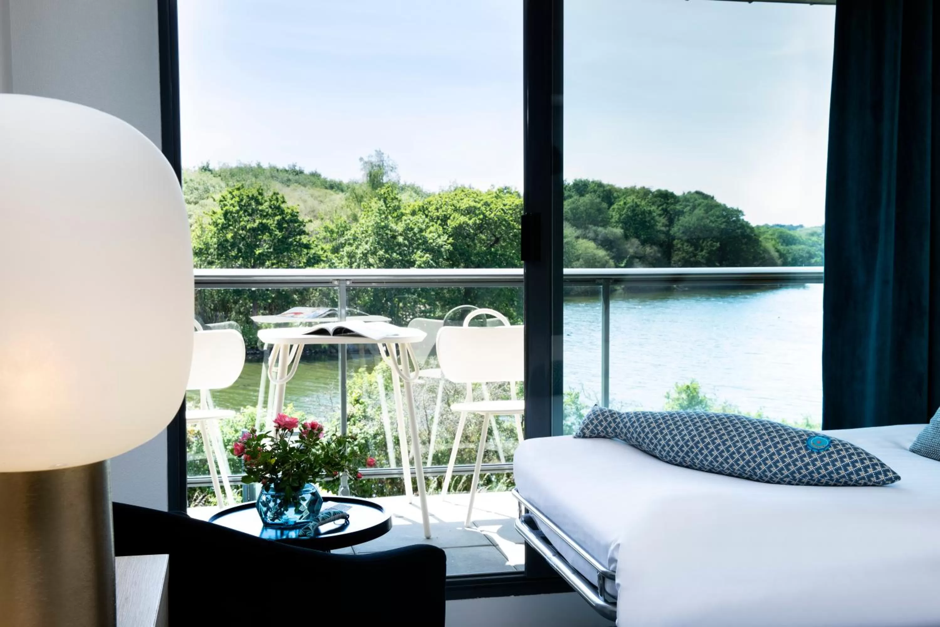 Balcony/Terrace, Bed in Best Western Plus Hotel les Rives du Ter