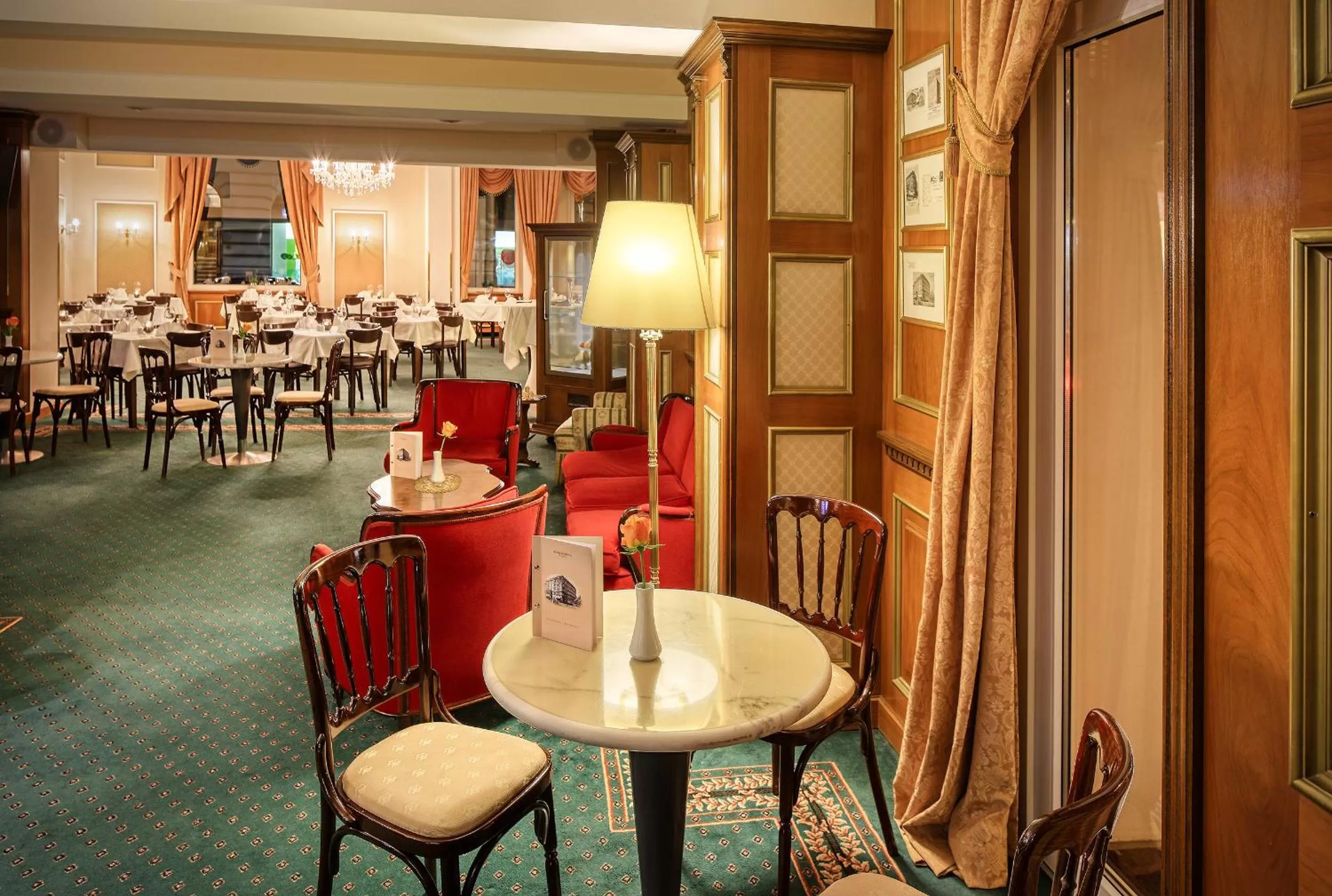 Restaurant/places to eat in Hotel Bellevue Wien