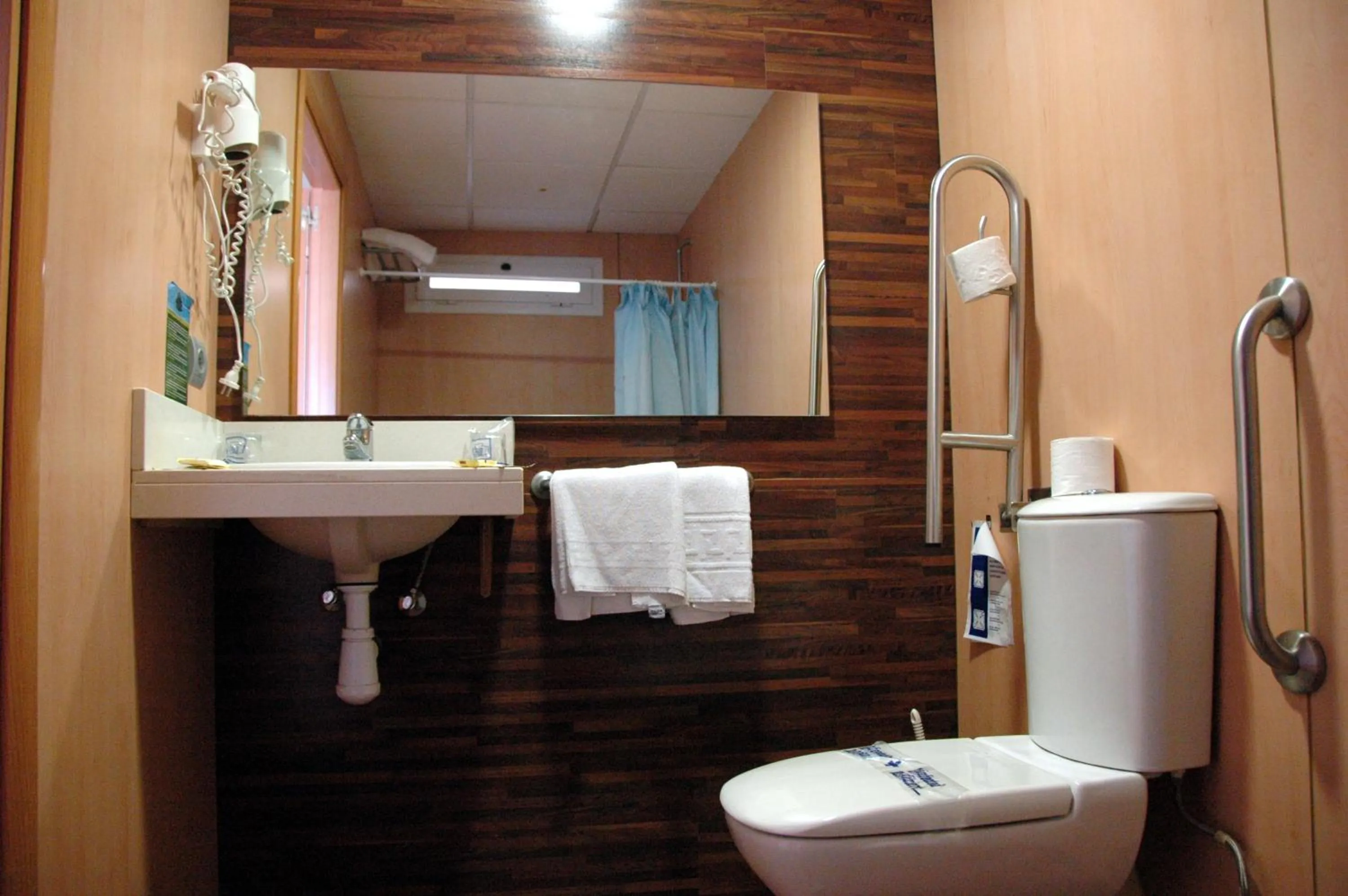 Bathroom in Hotel President