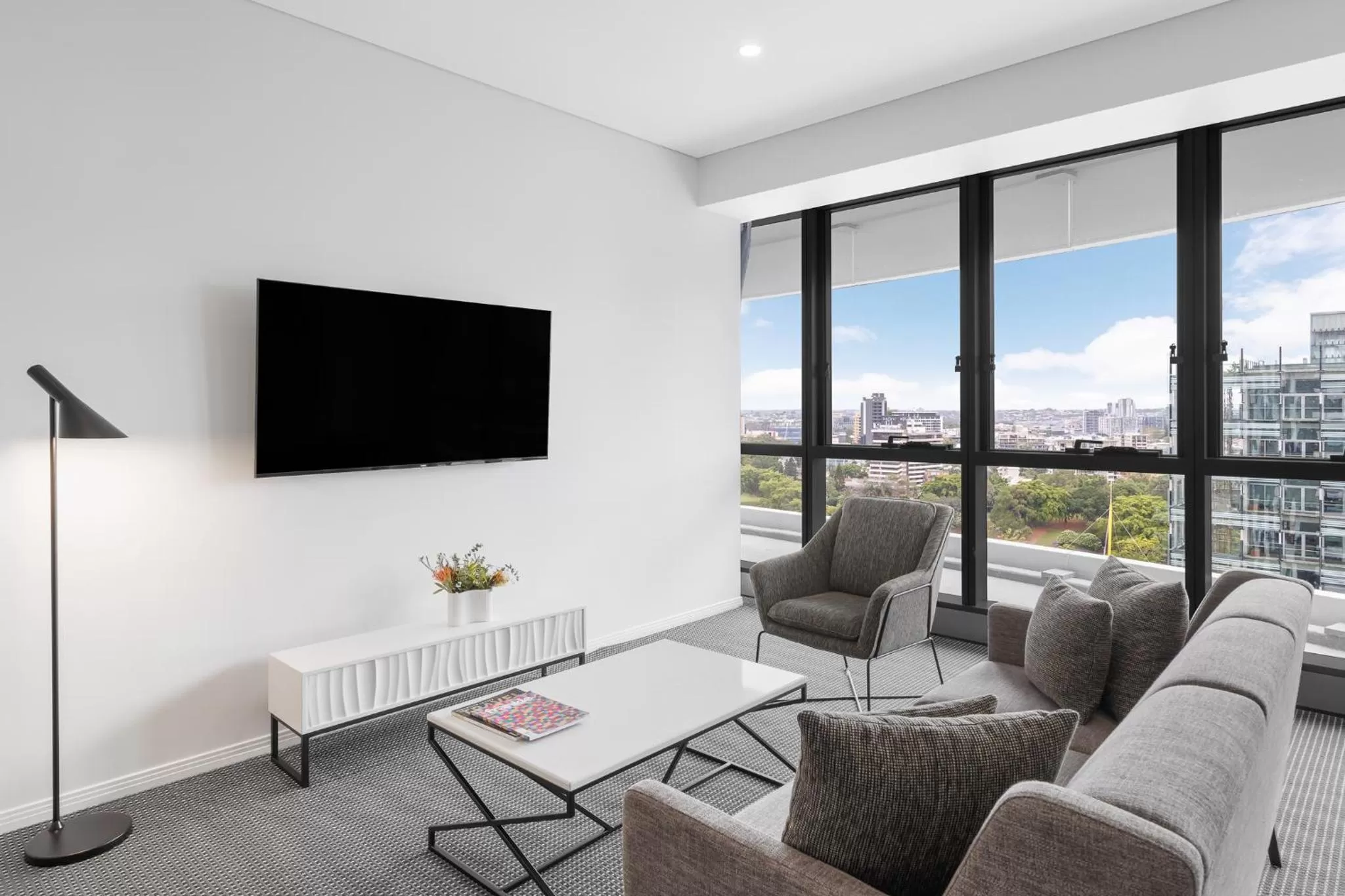 TV and multimedia in Meriton Suites Herschel Street, Brisbane
