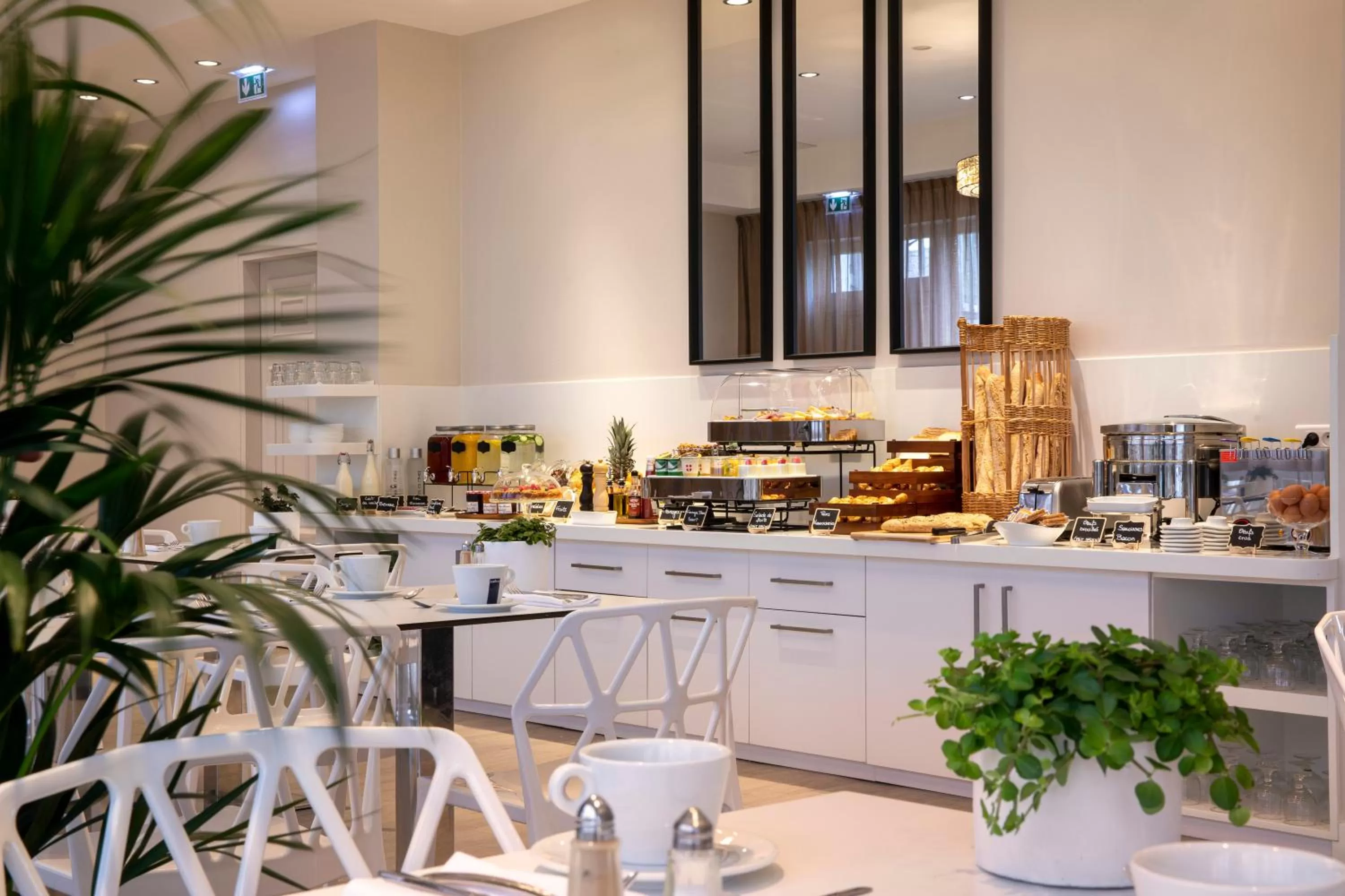 Breakfast in Hôtel du Port