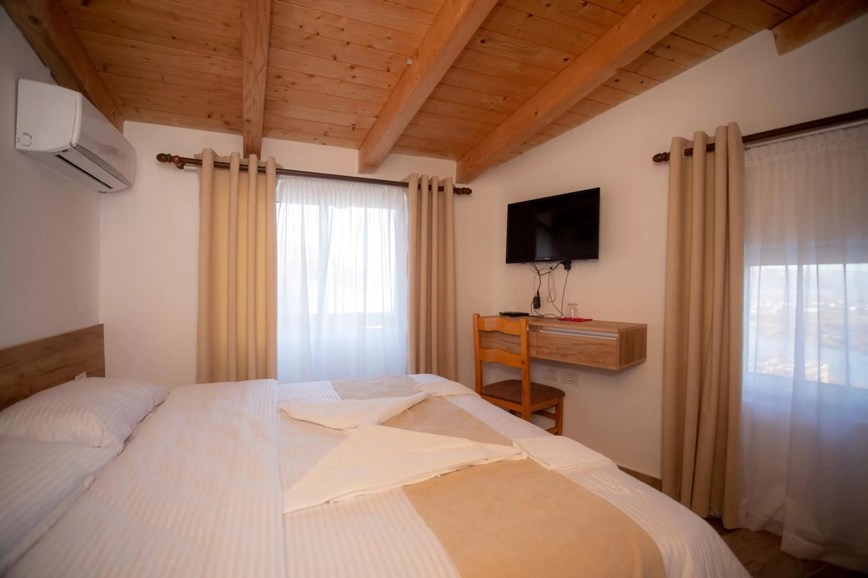 Bed in Hotel Grandpa's House