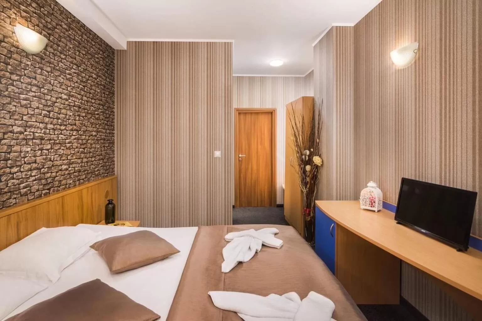 Bed in Hotel Central Point