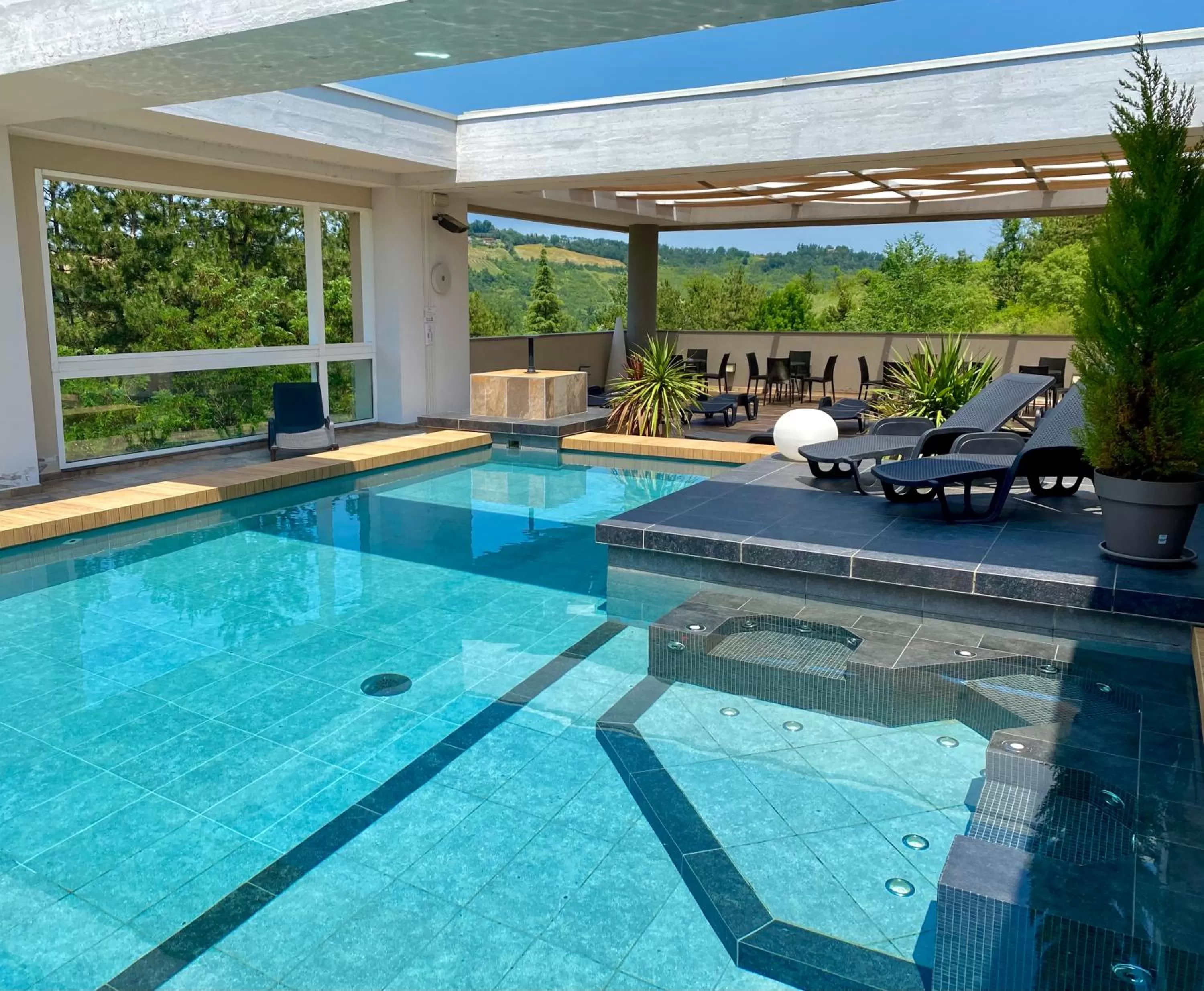 Swimming pool in Admiral Park Hotel by Falco D'Oro Hotels