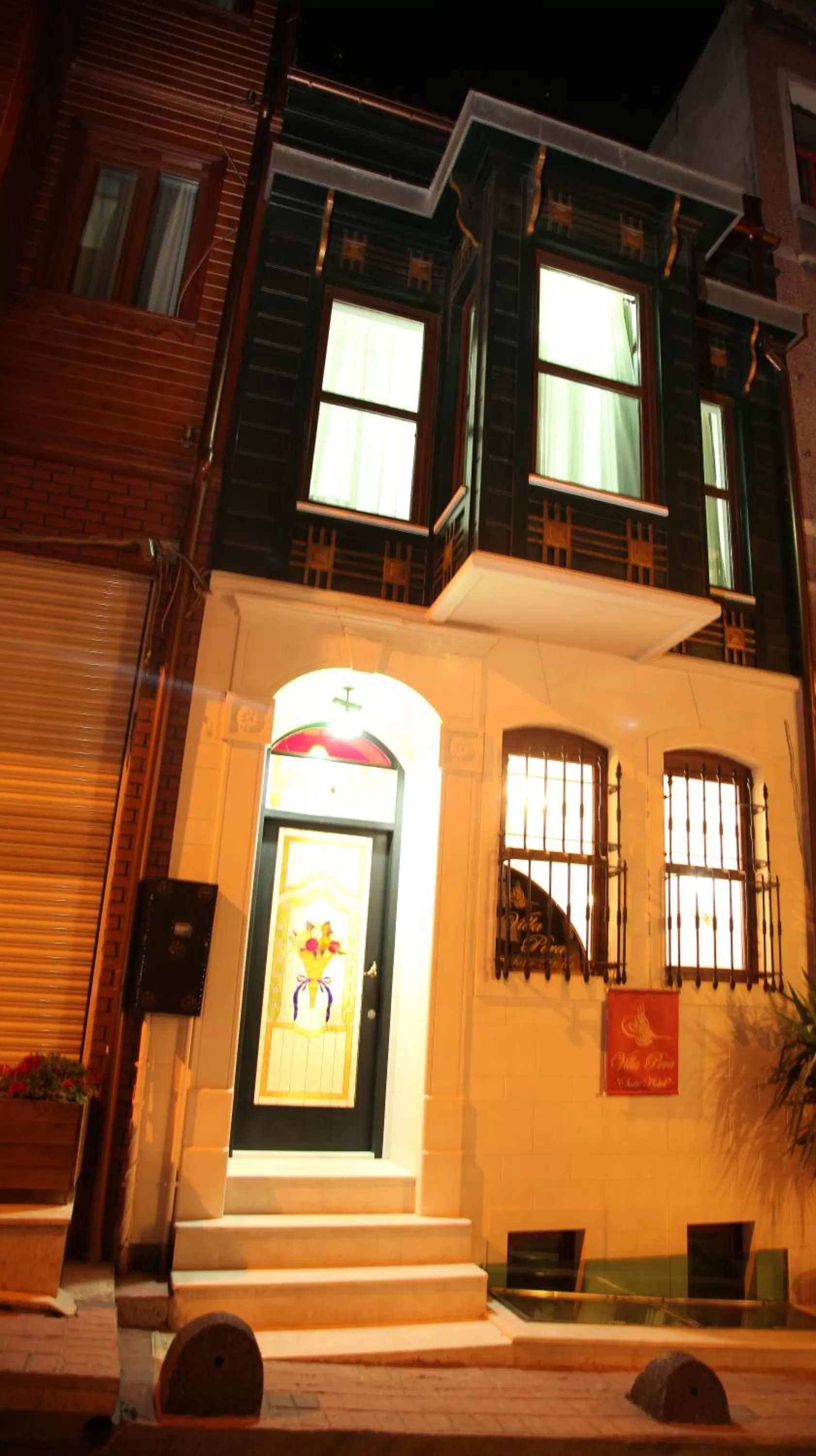 Facade/entrance in Villa Pera Suite Hotel