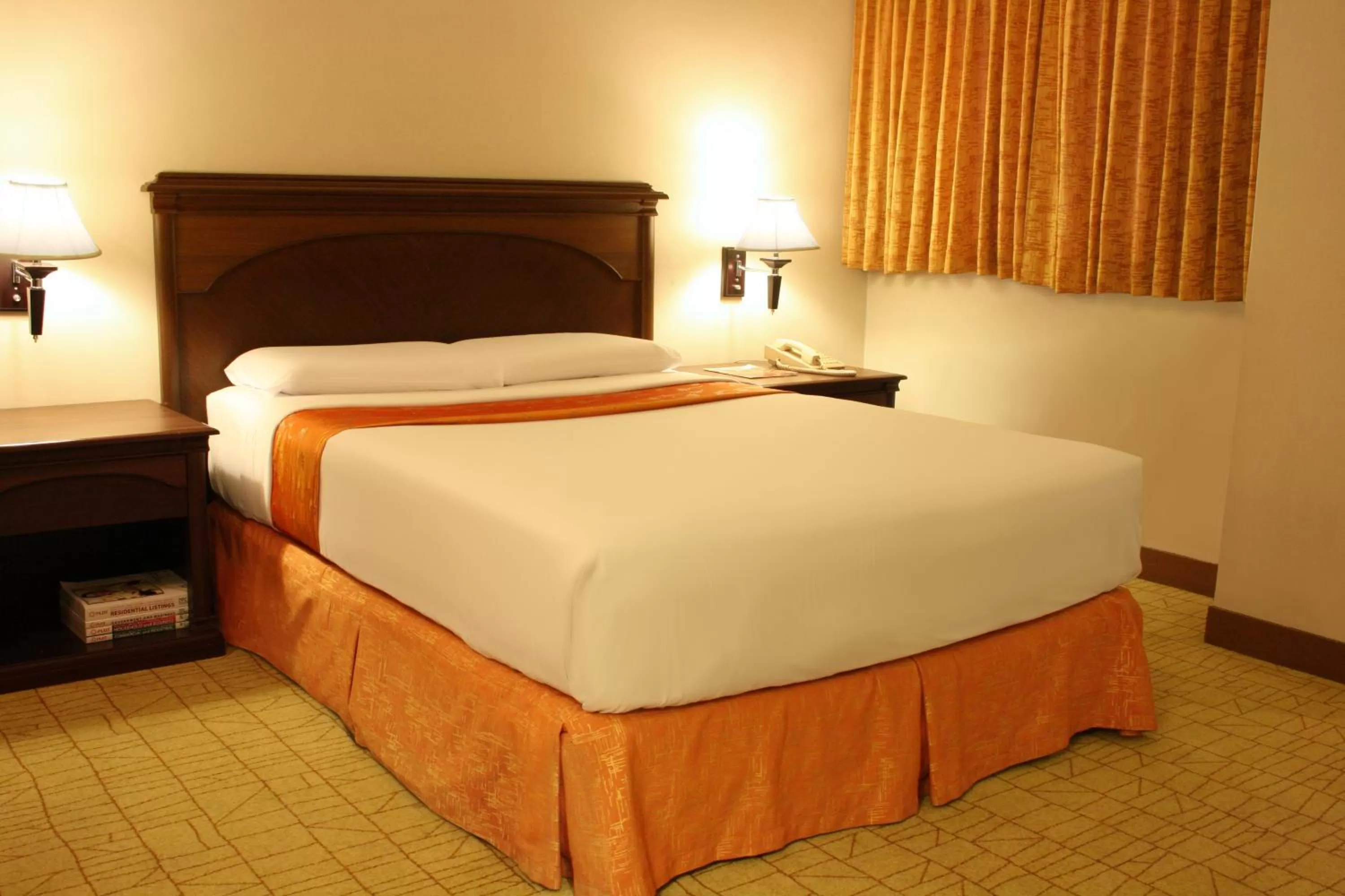 Photo of the whole room, Bed in Riviera Mansion Hotel