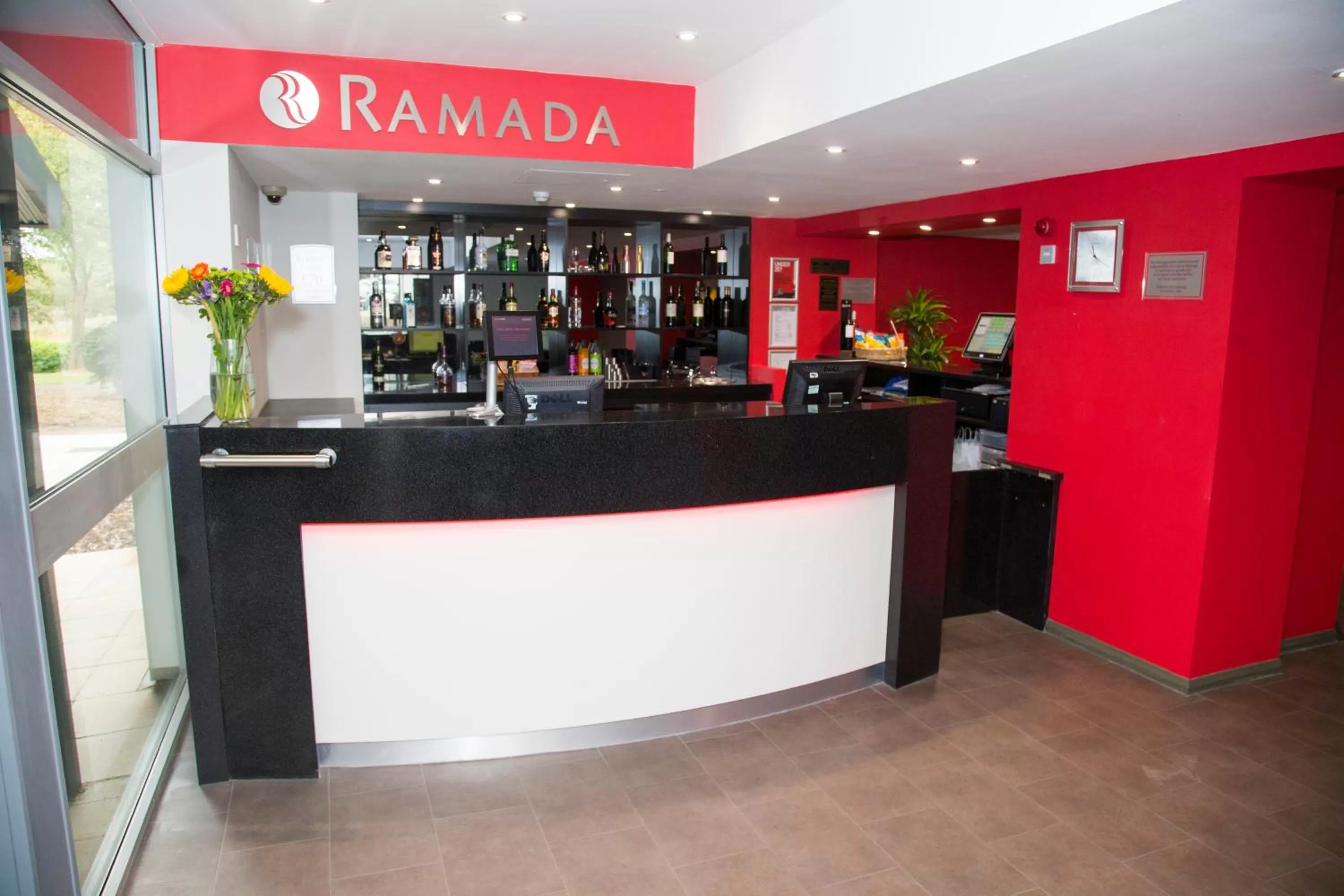 Lounge or bar in Ramada London South Mimms