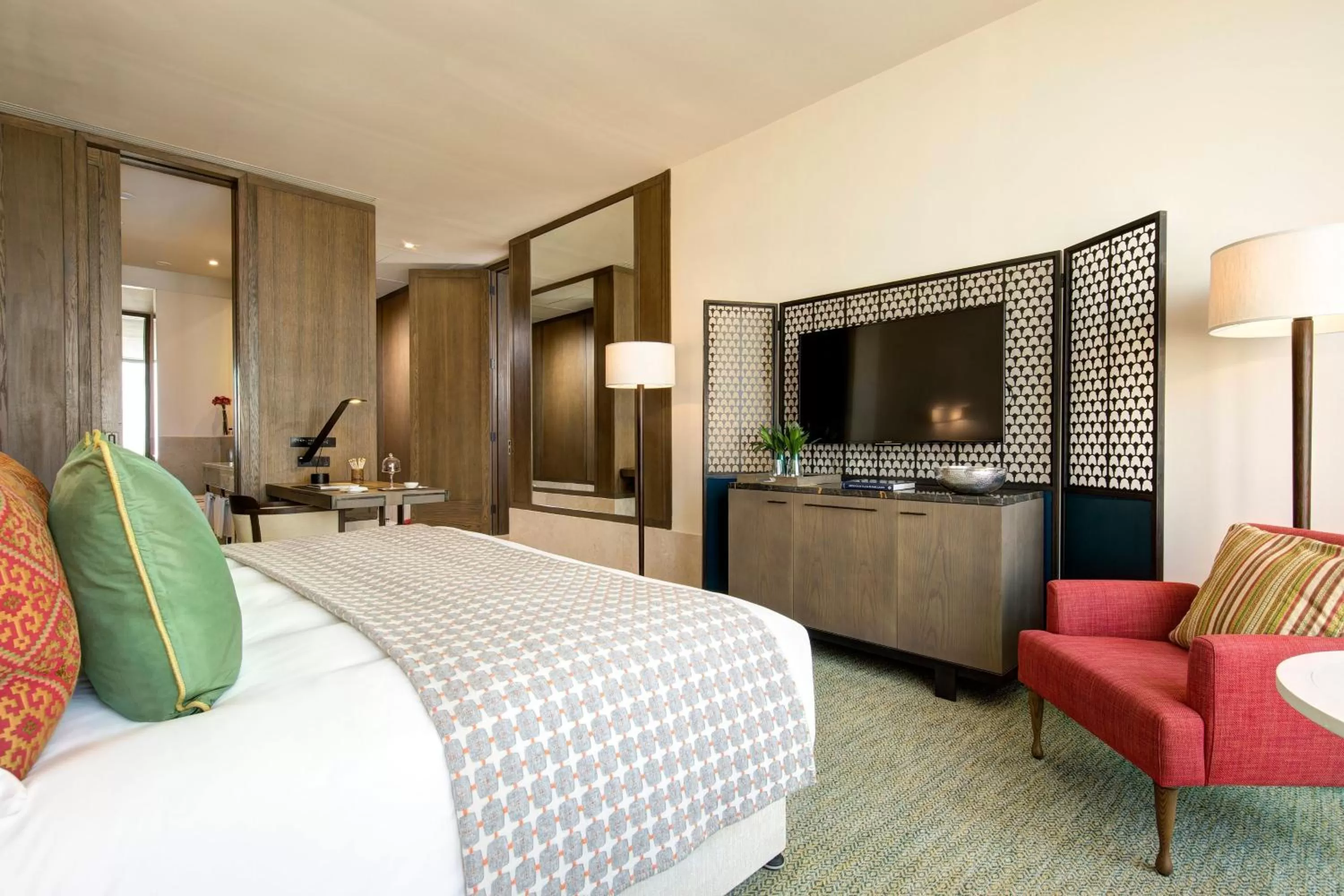 Photo of the whole room, Bed in Assila, a Luxury Collection Hotel, Apartment Jeddah