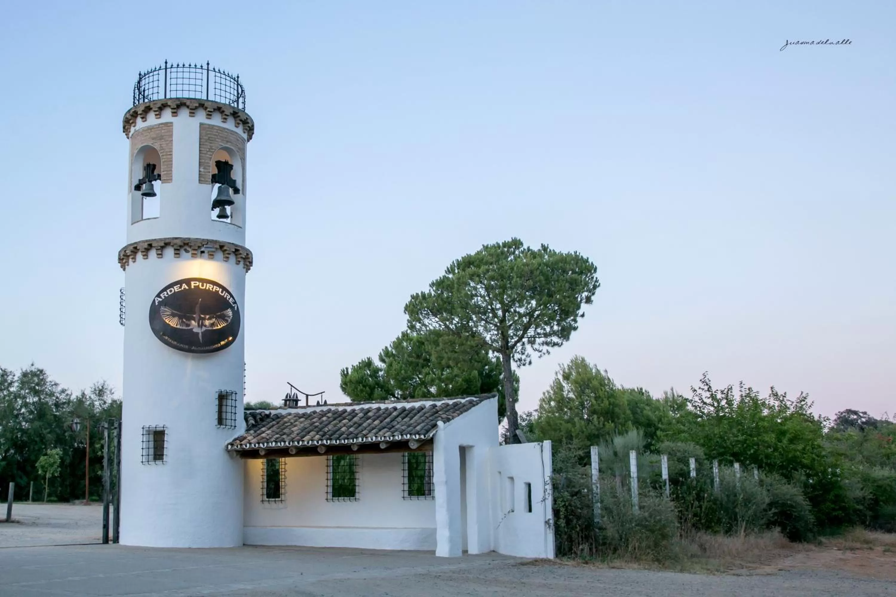 Facade/entrance in Ardea Purpurea