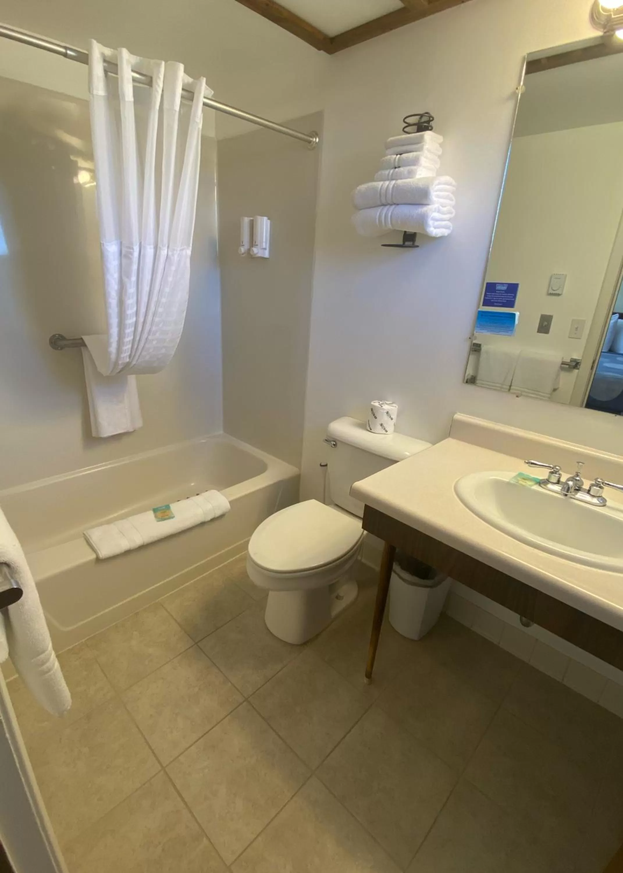 Bathroom in Waterway Inn