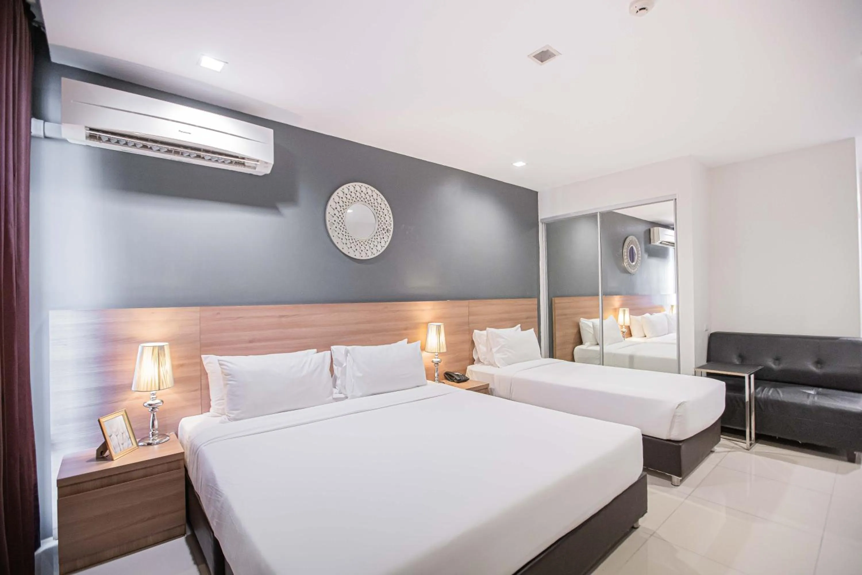 Bed in Marigold Sukhumvit - Free Shuttle to BTS Bearing Station